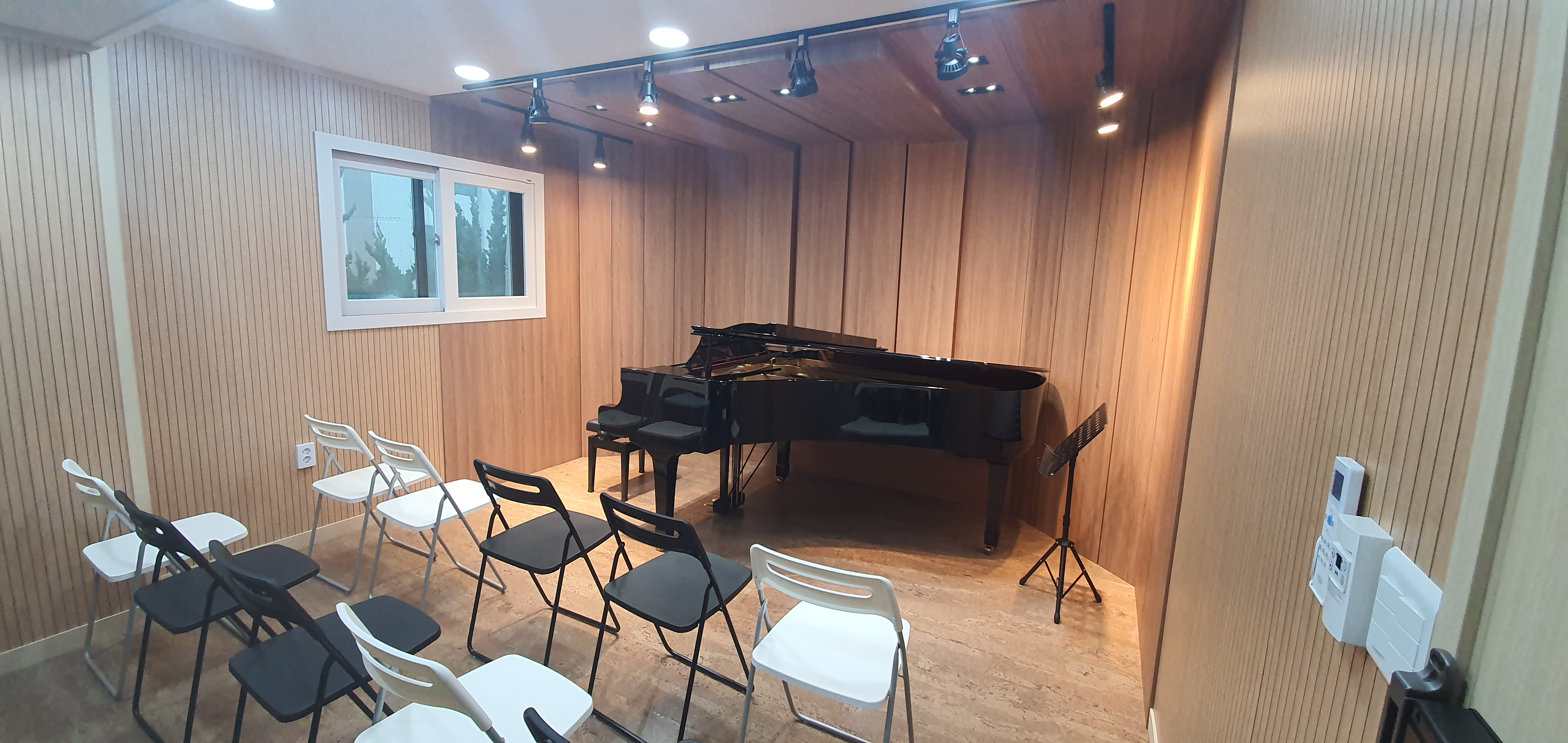 4번째 스튜디오 사진