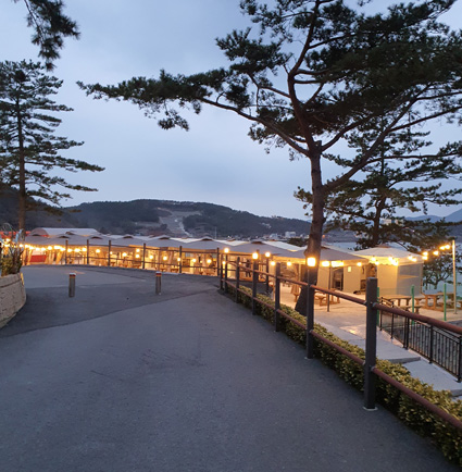 일구구사