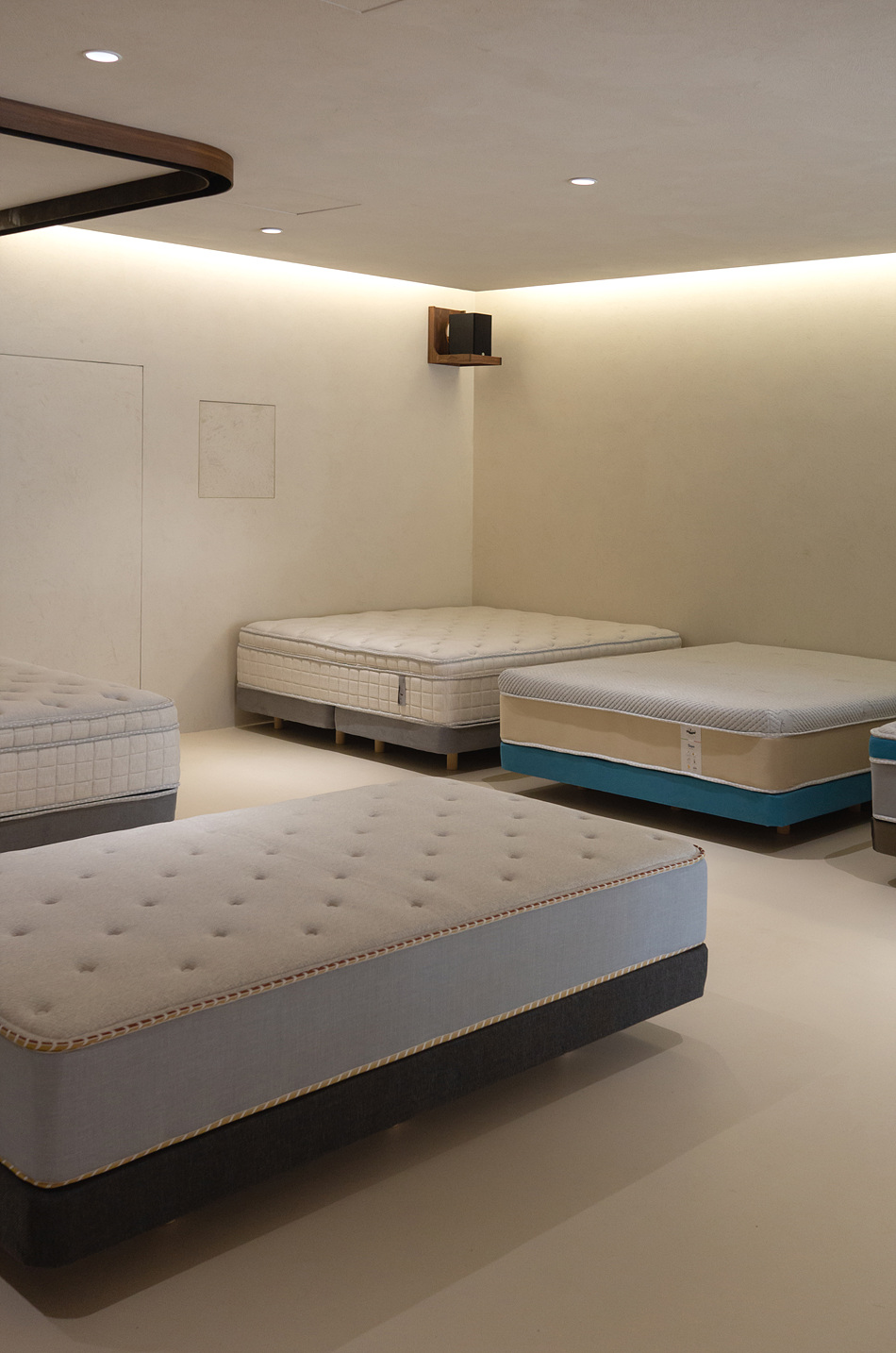 커넥티드블랭크 대표 이미지