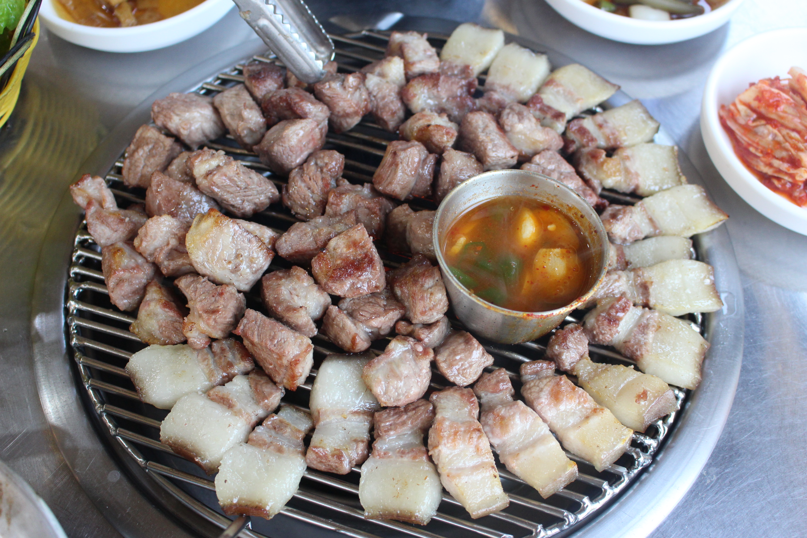 꽃돼지연탄구이
