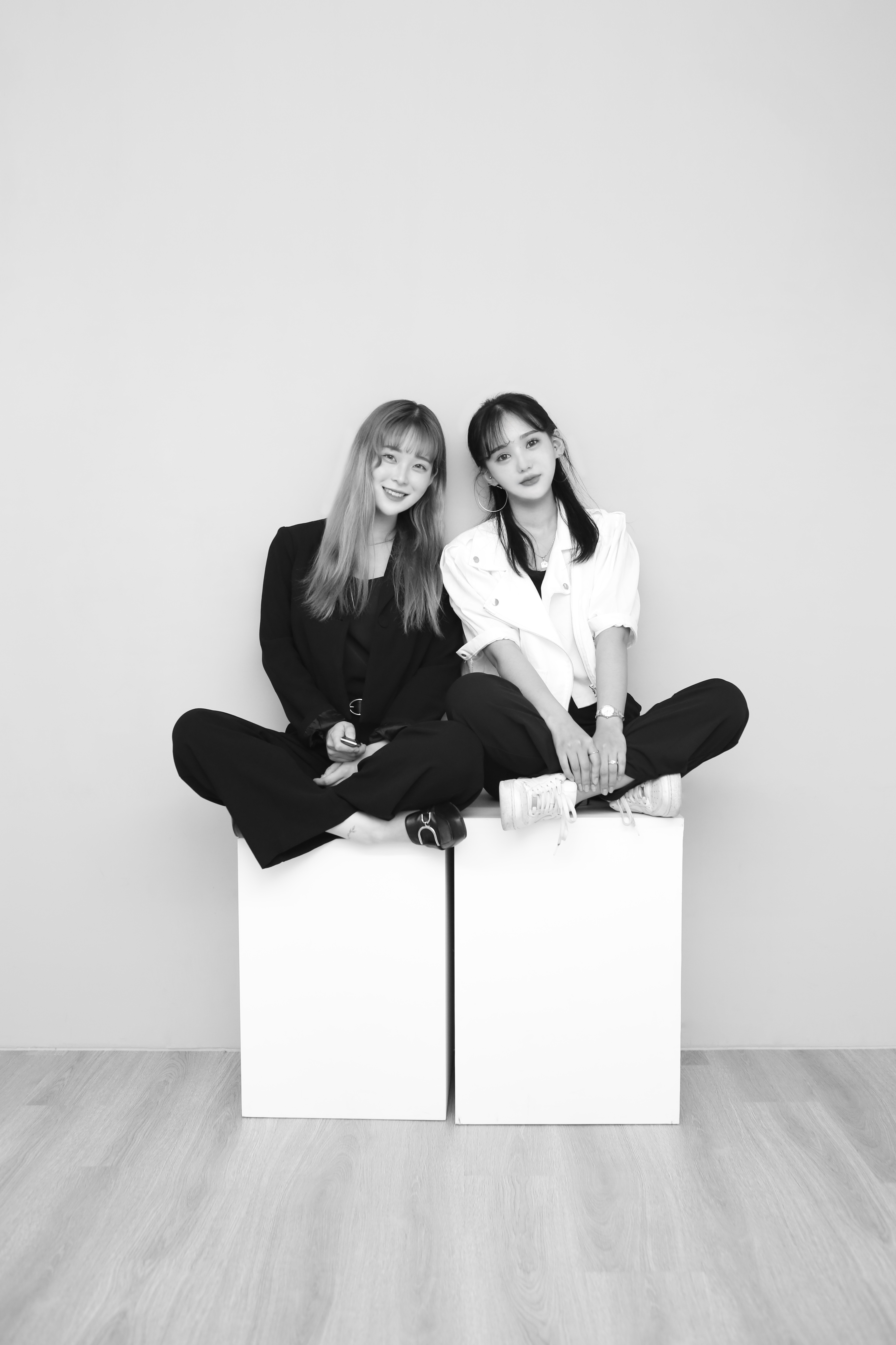 홍대 셀프사진관 데이트코스 흑백공간