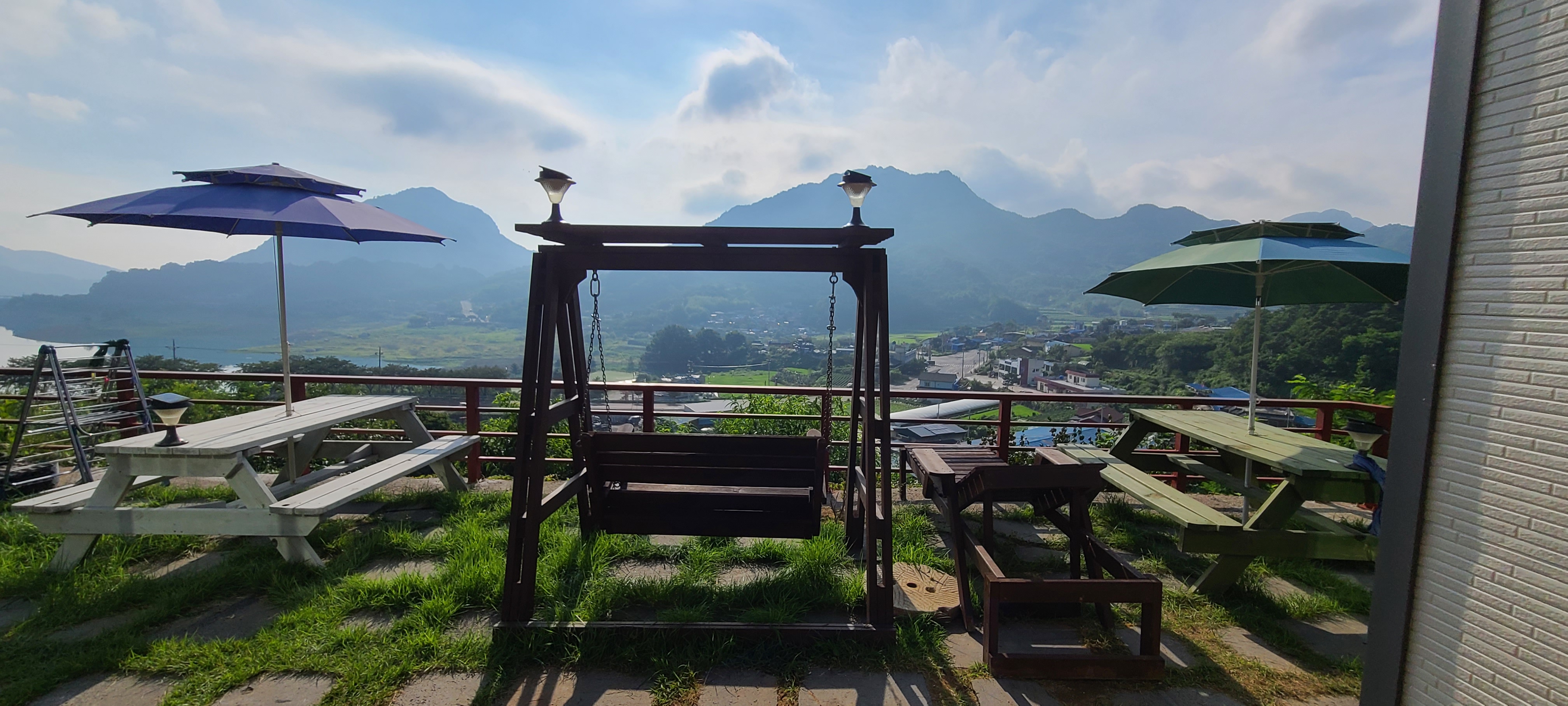 황매산 문워크 카라반 펜션 캠핑