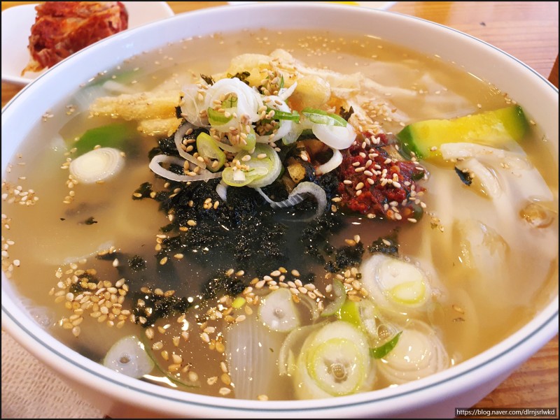 왕돈가스칼국수