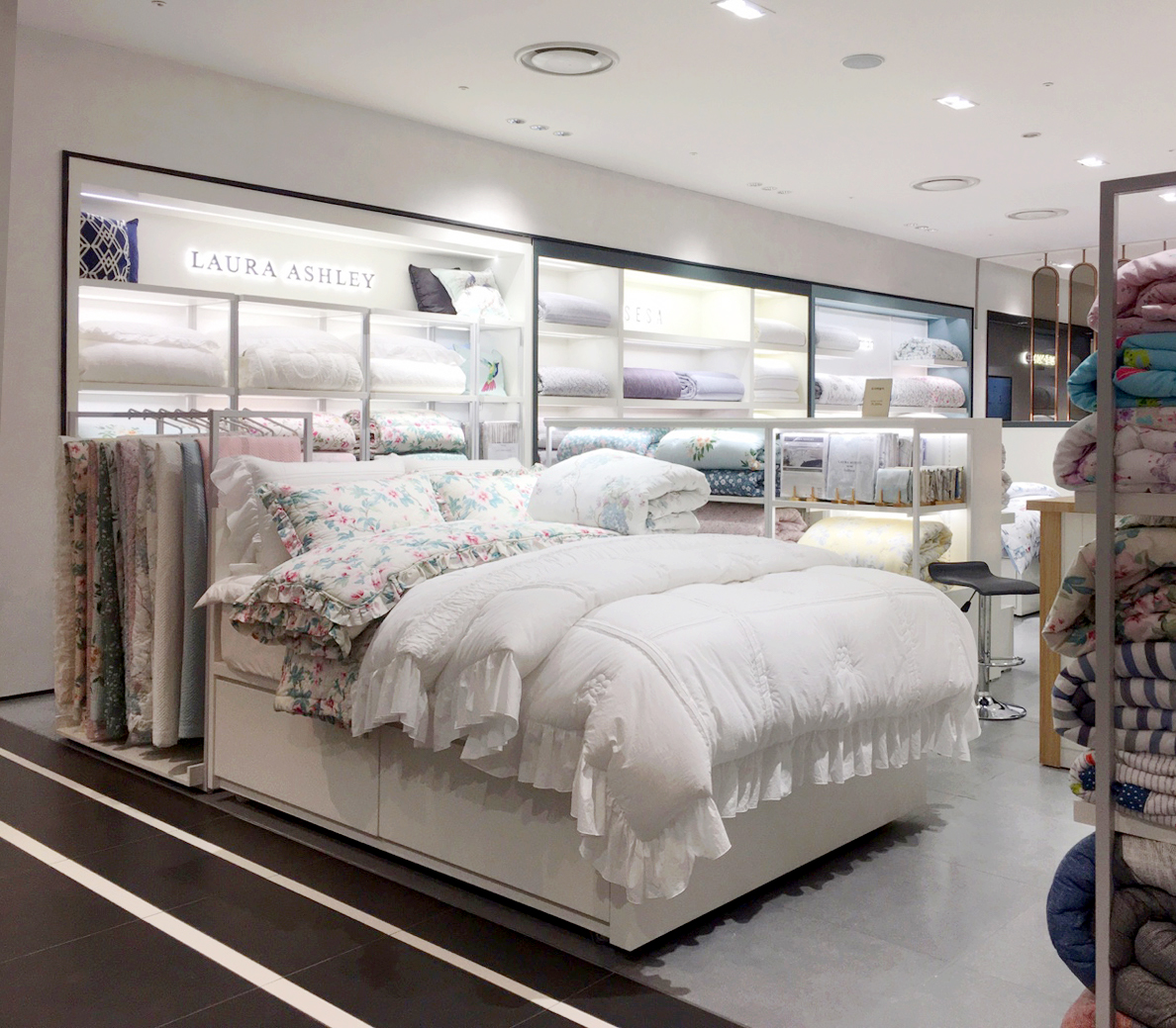 로라애슐리 신세계백화점 의정부점 대표 이미지