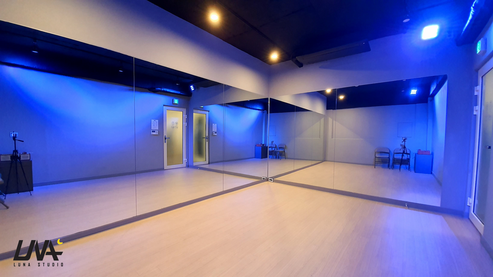 1번째 스튜디오 사진