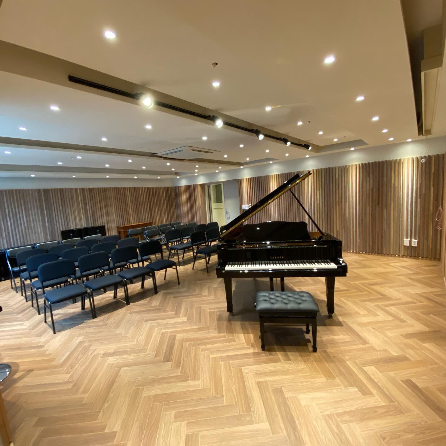 1번째 스튜디오 사진