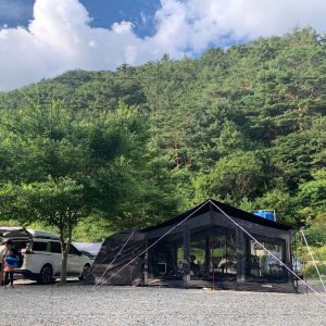 별삼킨별캠핑장