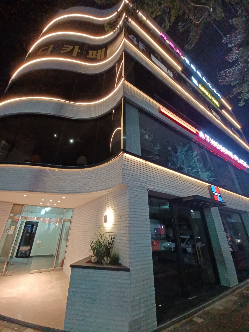 투썸플레이스 광주동명동카페거리점