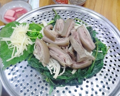 옛날흑염소삼계탕