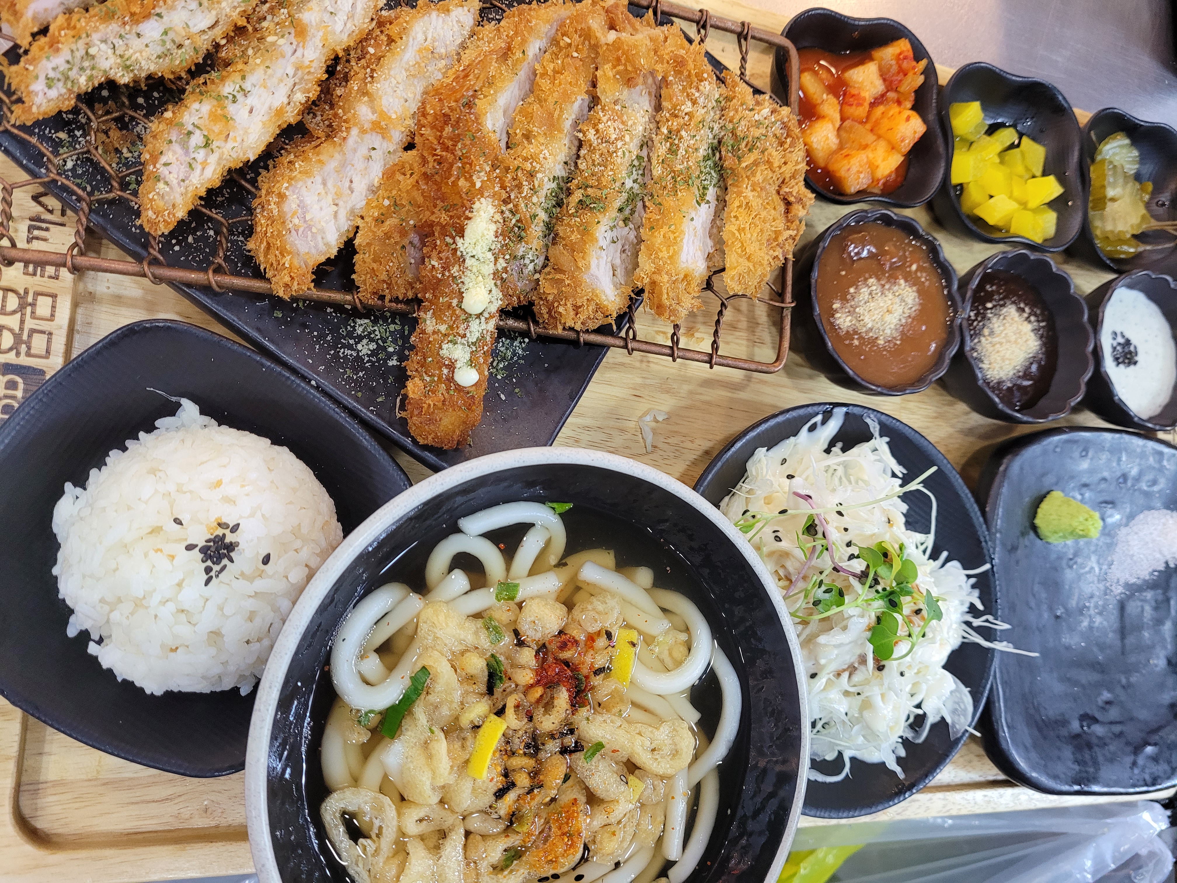 붐붐돈까스 본점