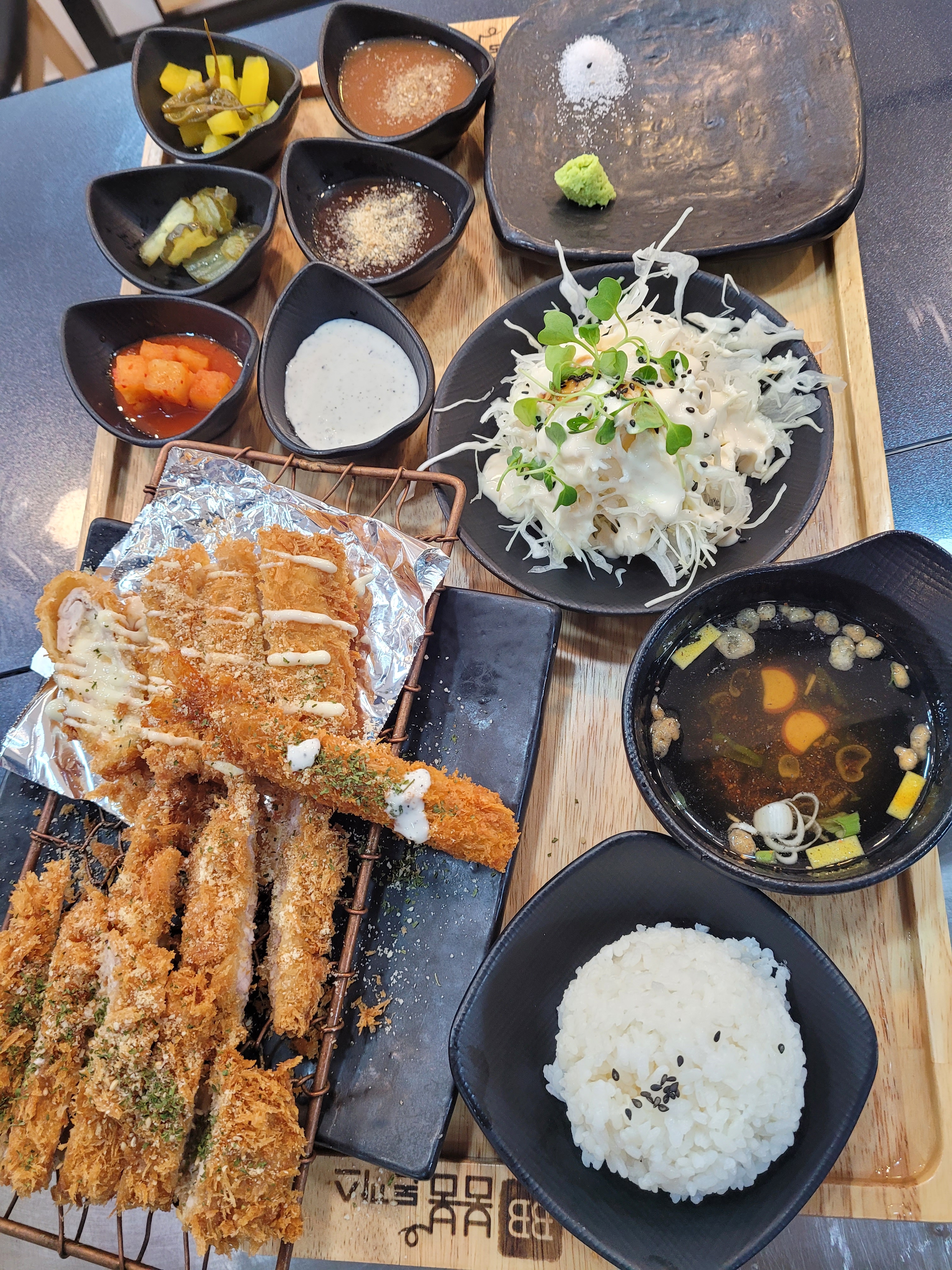 붐붐돈까스 본점