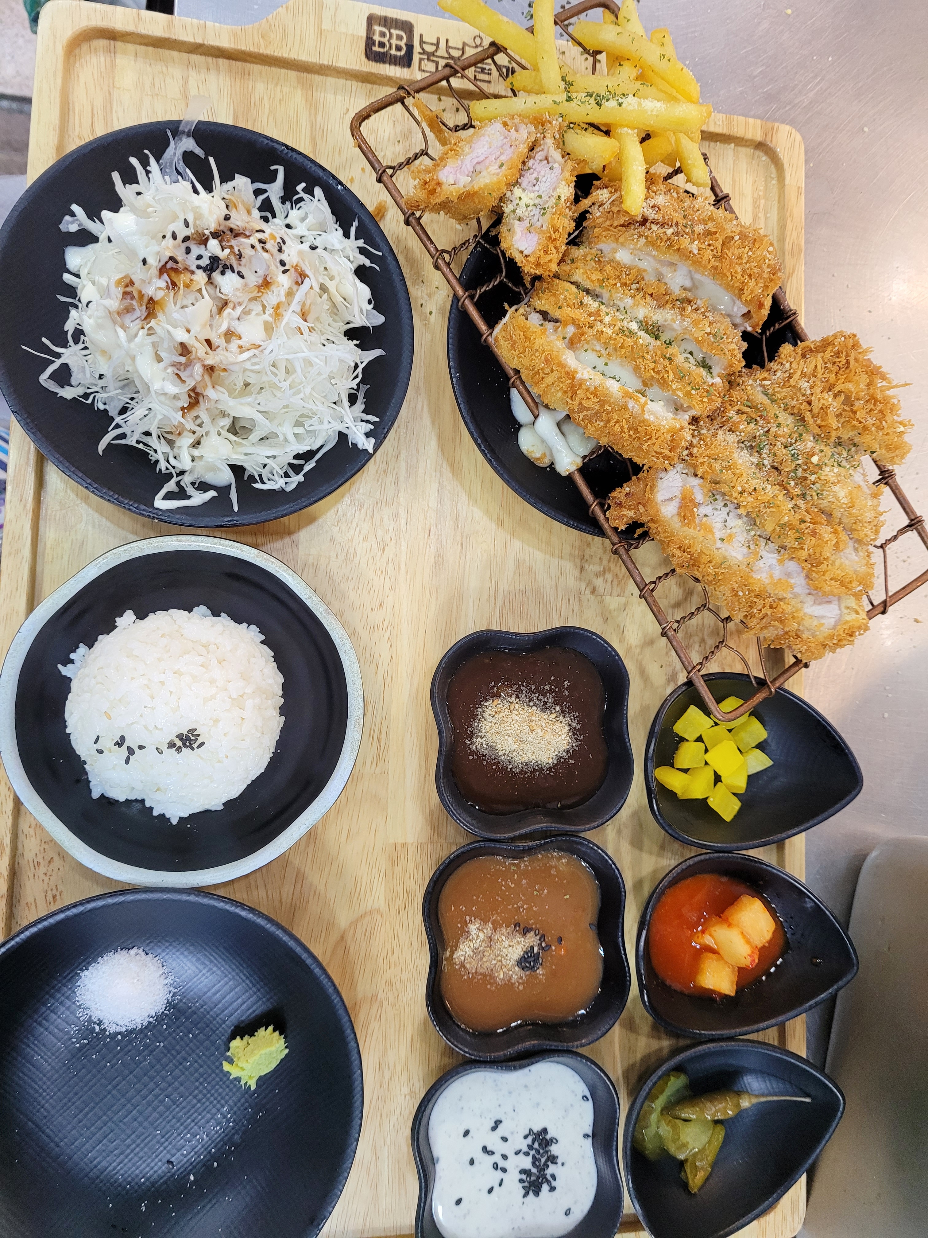 붐붐돈까스 본점