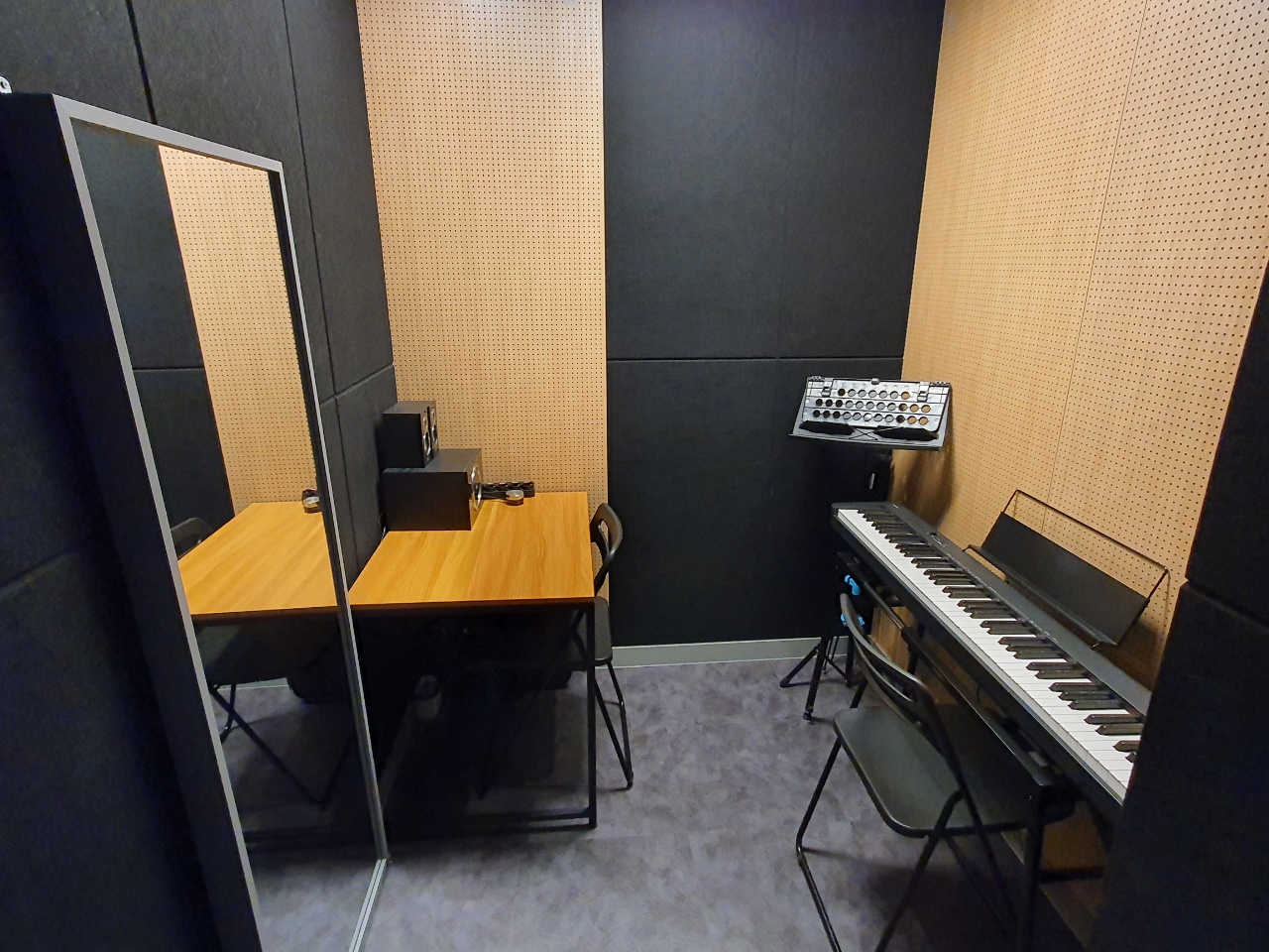 4번째 스튜디오 사진