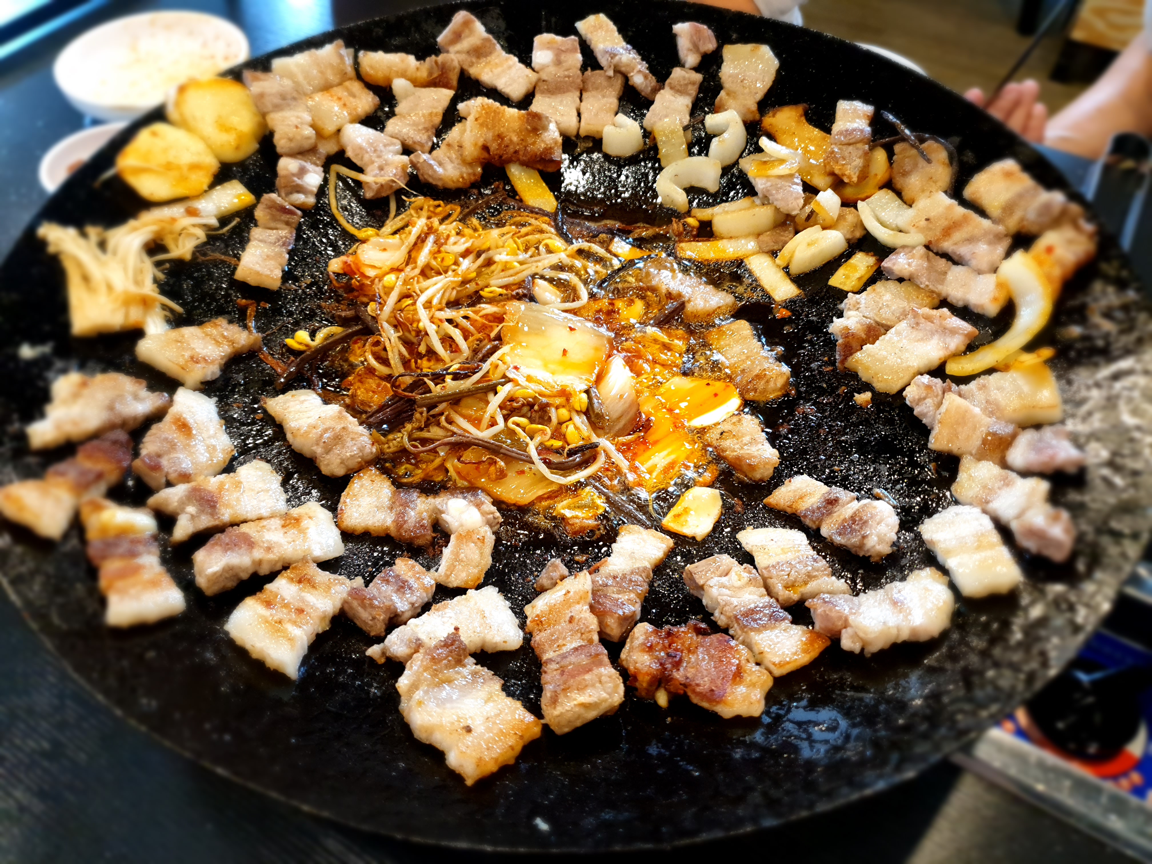 왕뚜껑삼겹살