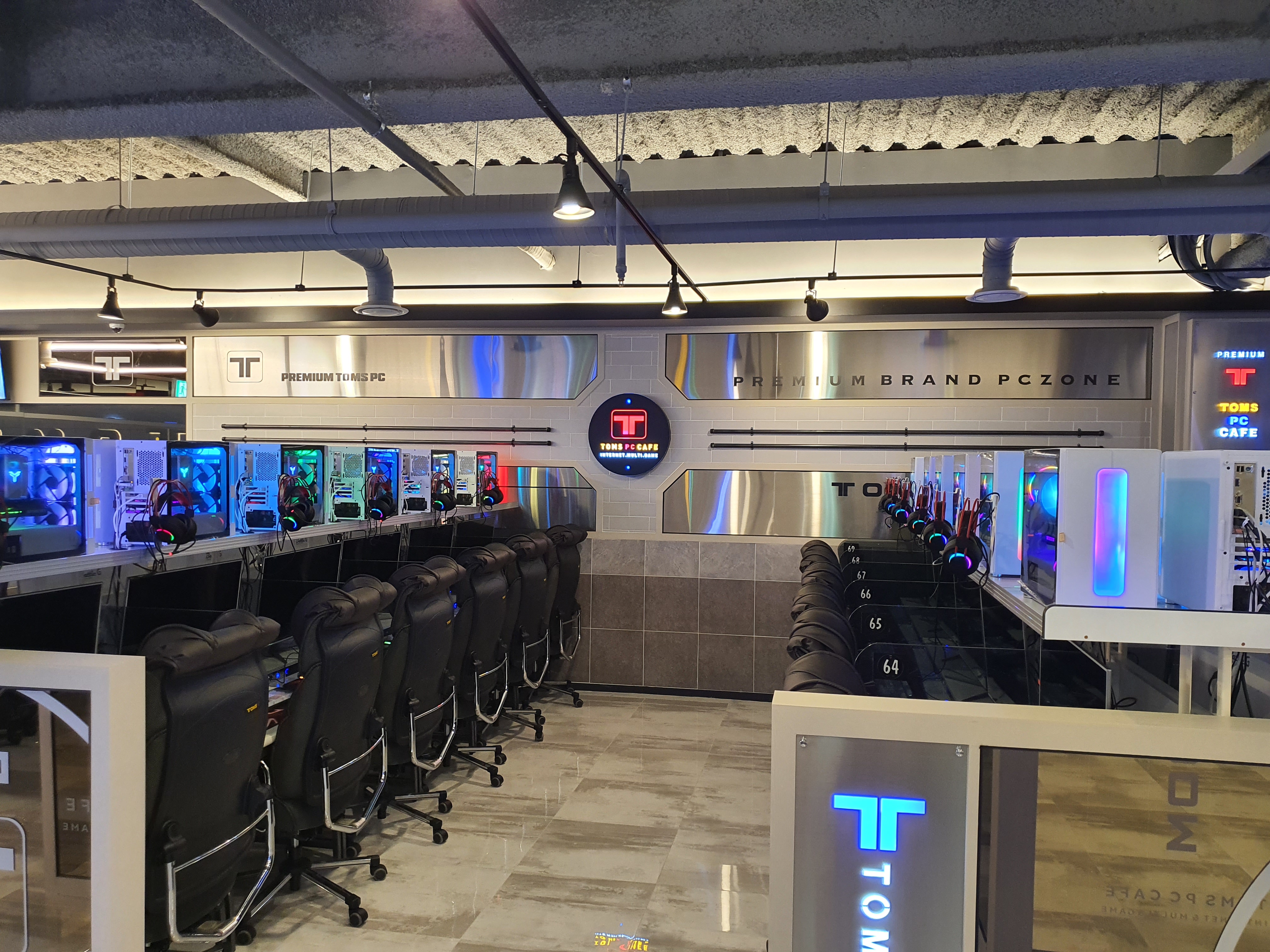 탐스 PC CAFE
