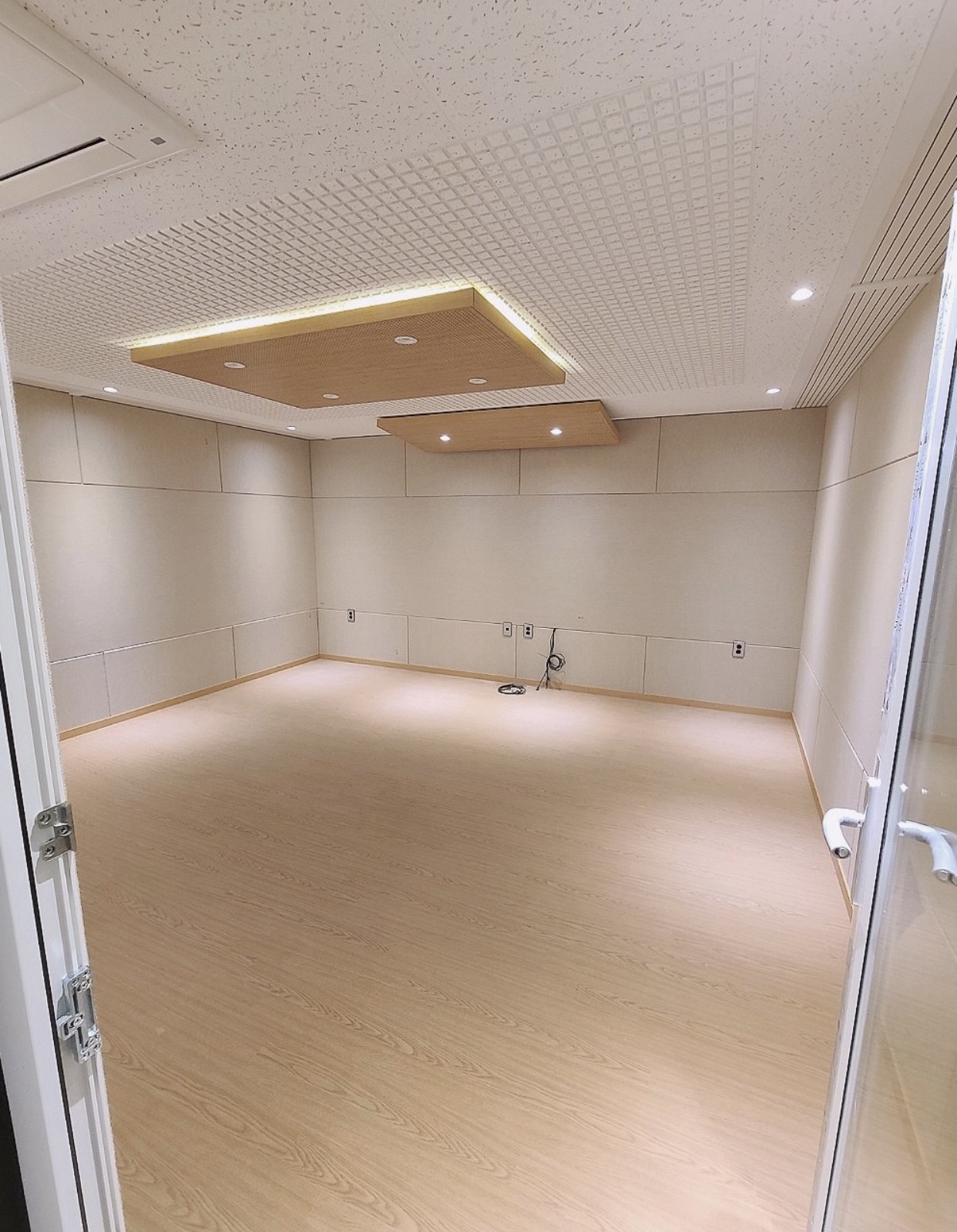 1번째 스튜디오 사진