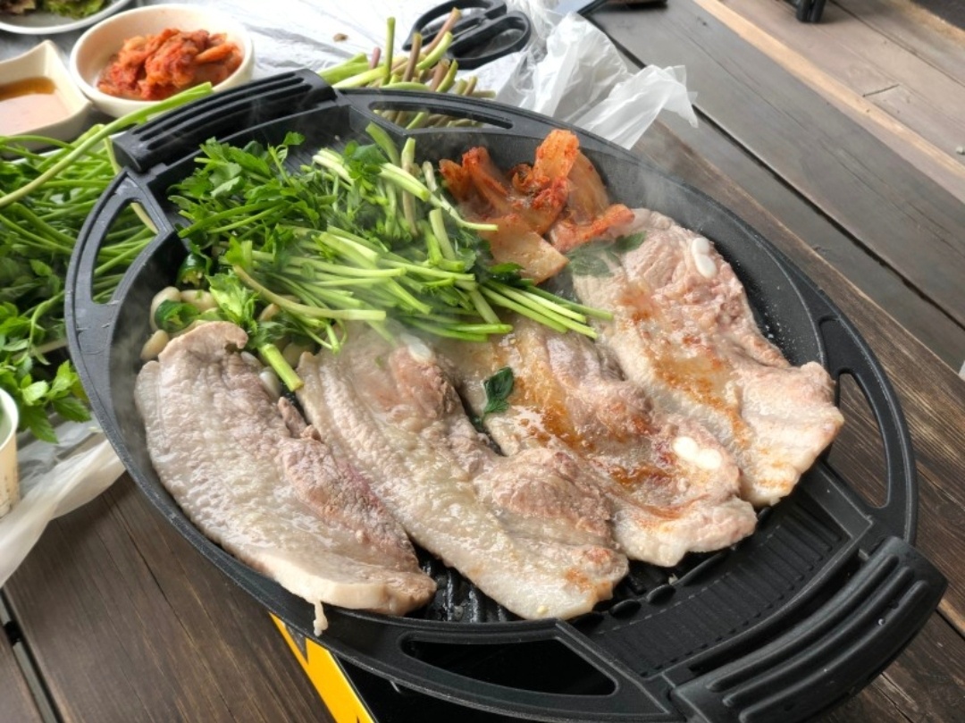 하얀집가든 미나리삼겹살