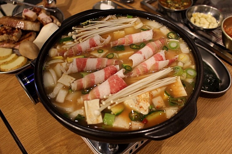감성돼지