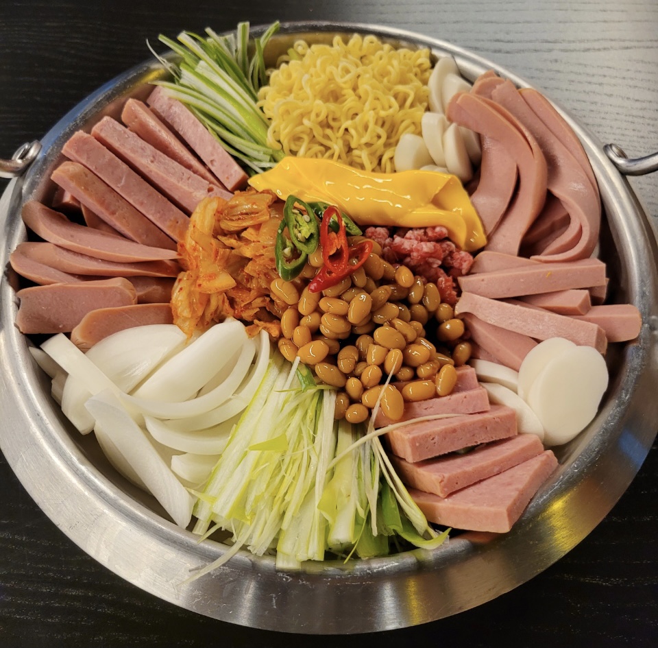 골든벨 부대찌개 & 삼겹살