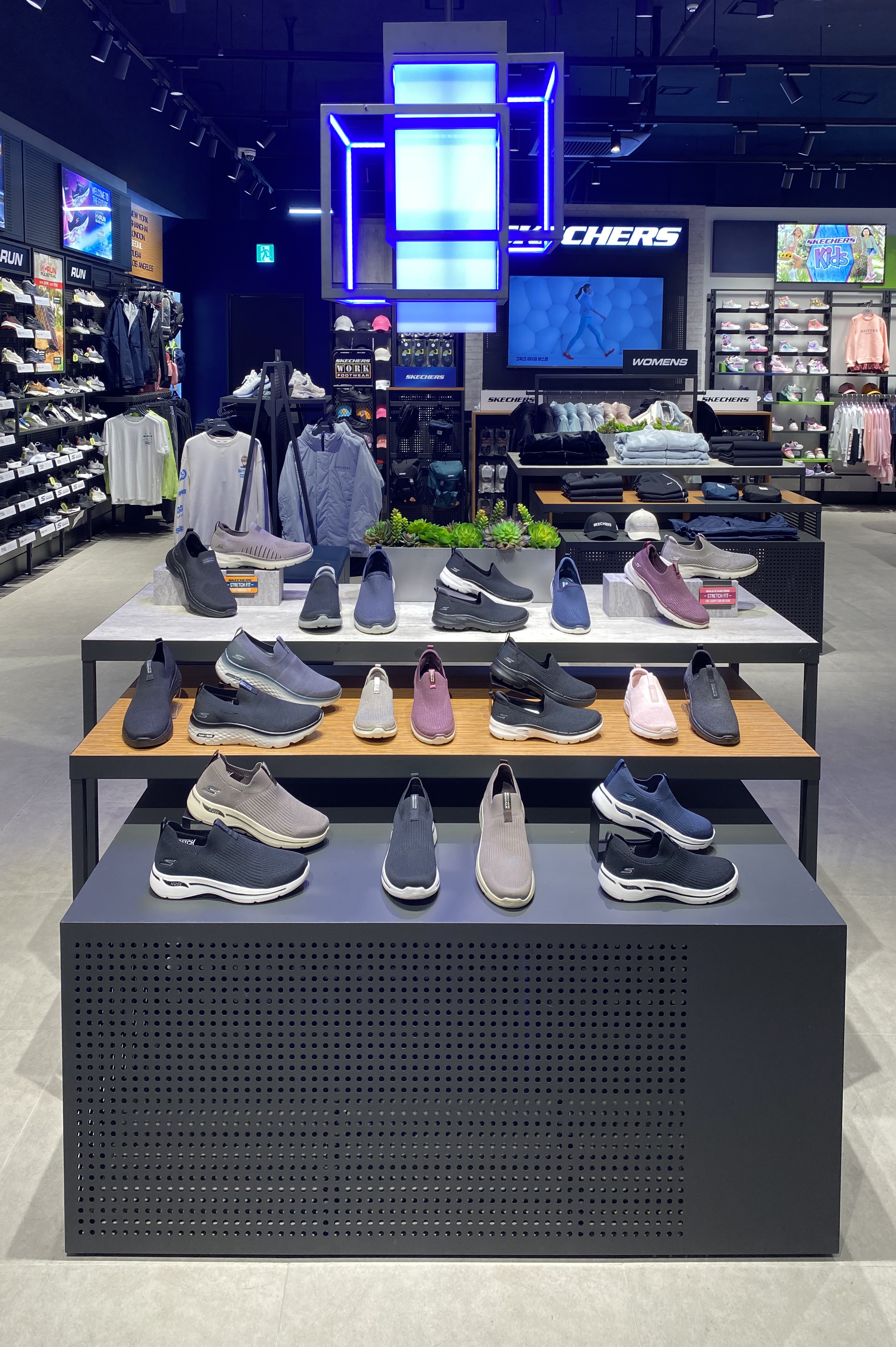 스케쳐스 시그니쳐타워점 대표 이미지