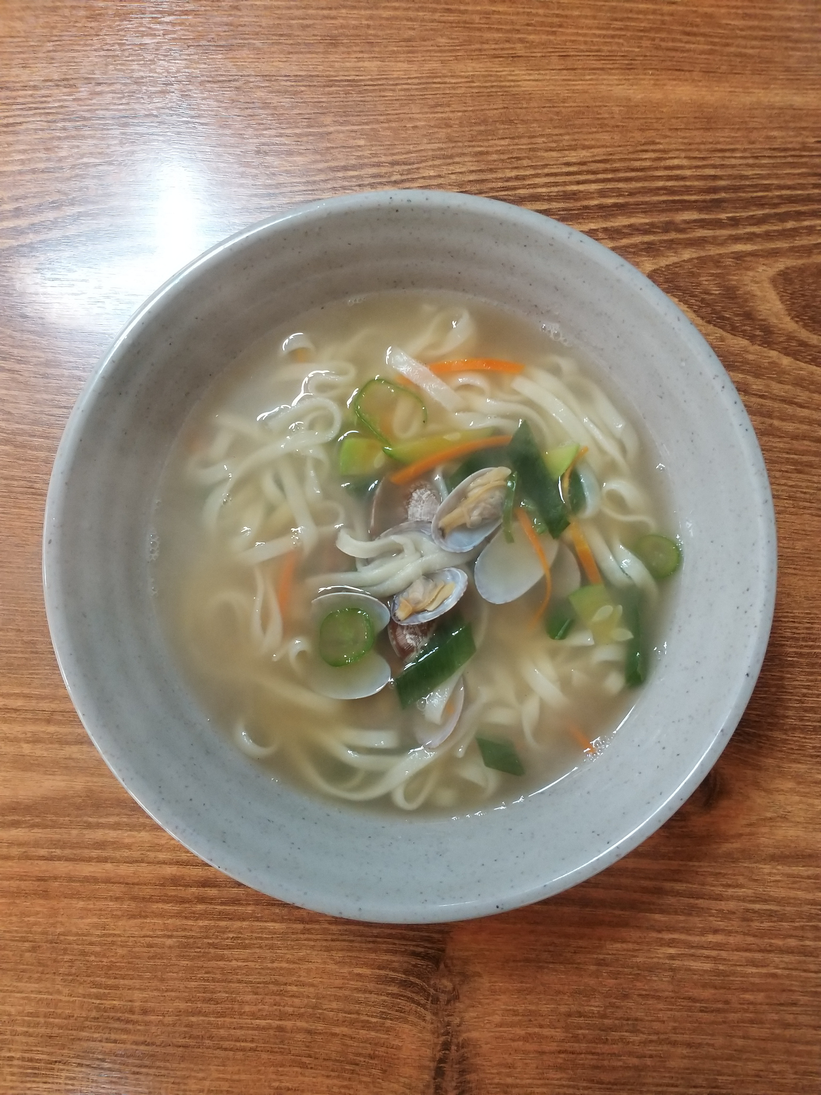 꽃제비칼국수