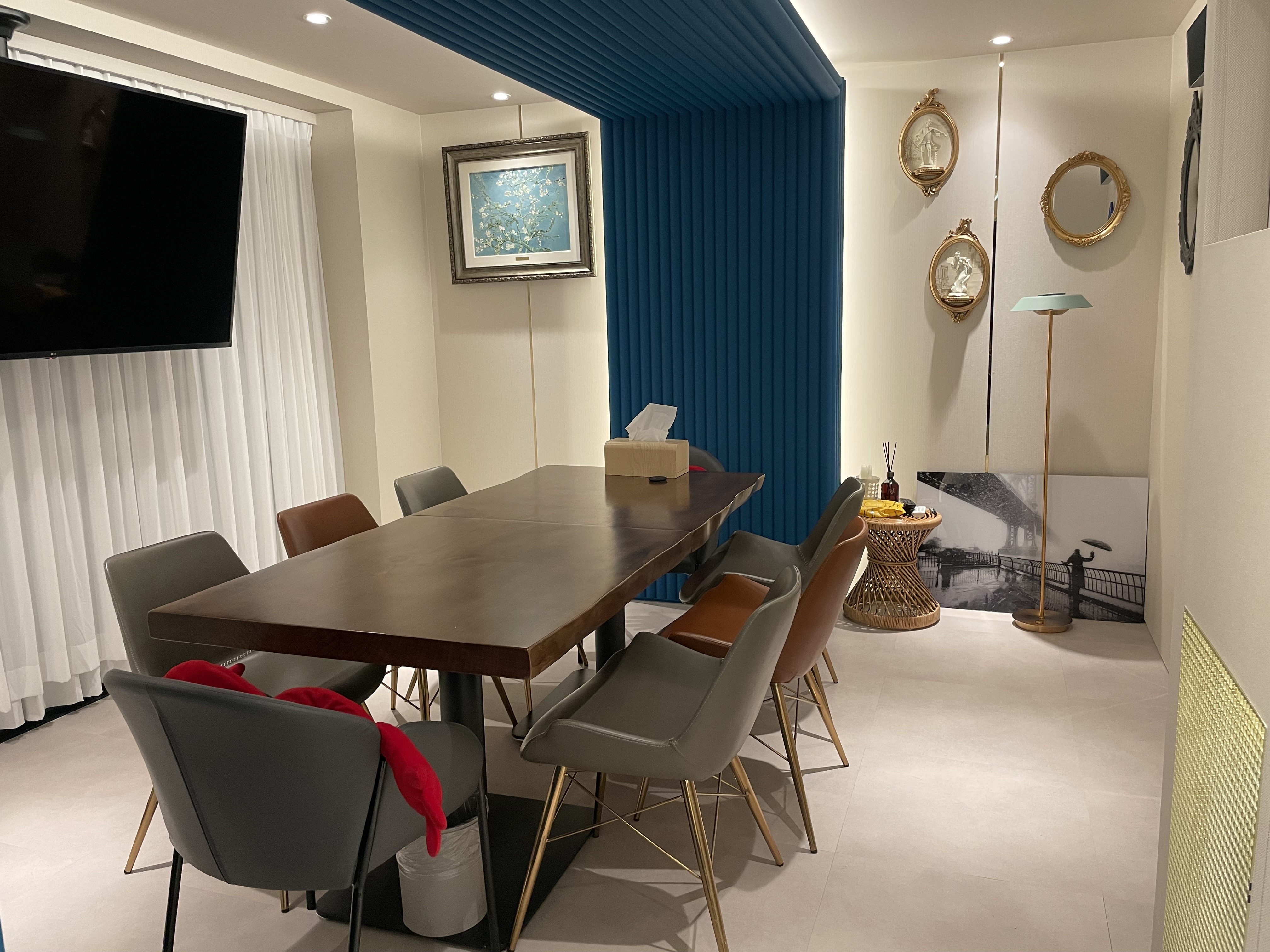 엘 비노 프로푼도 대표 이미지