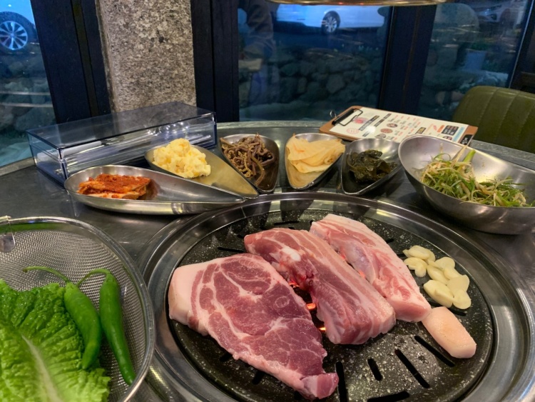 바다를본돼지 제주협재판포점