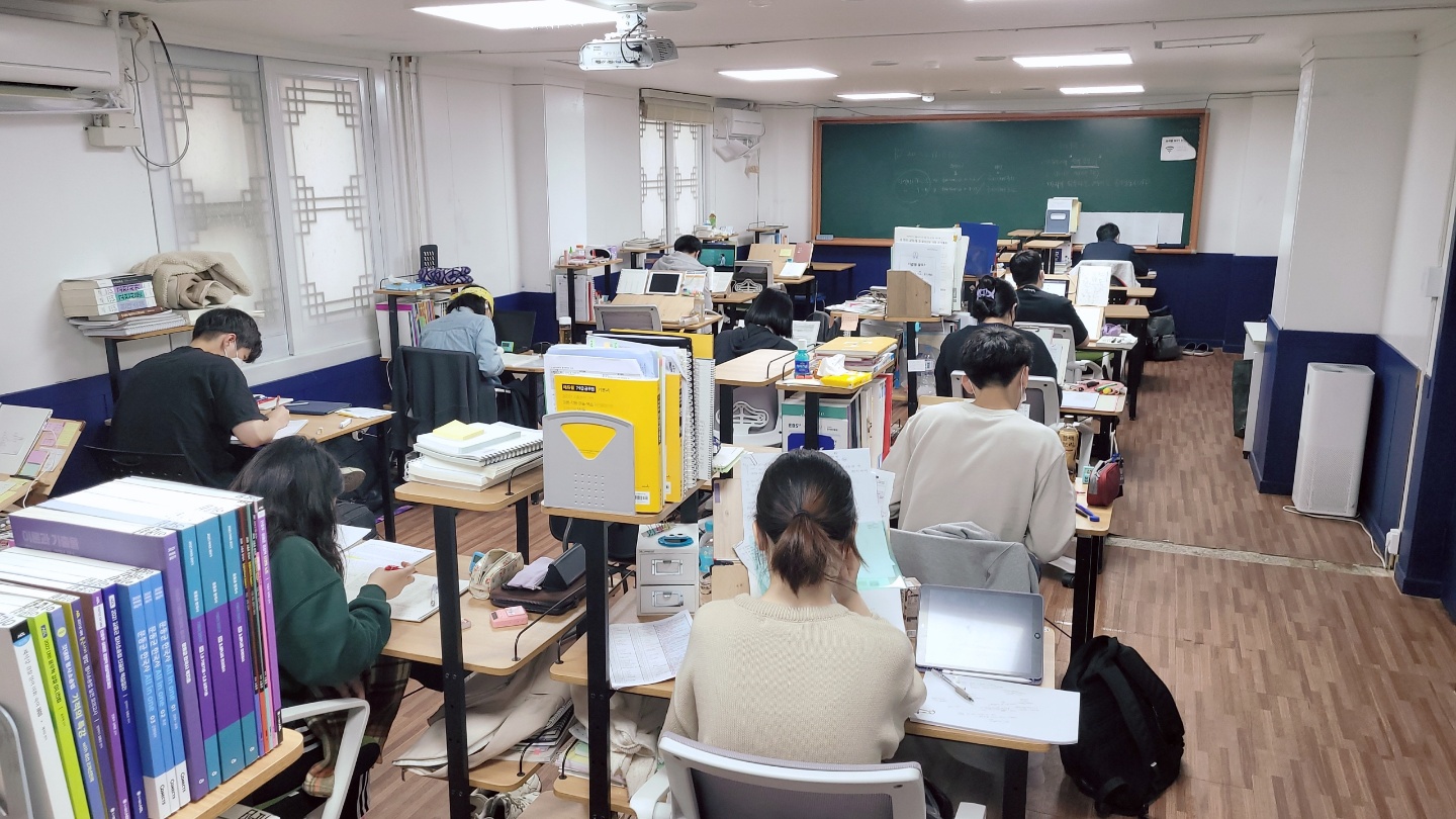영독사 본관학원