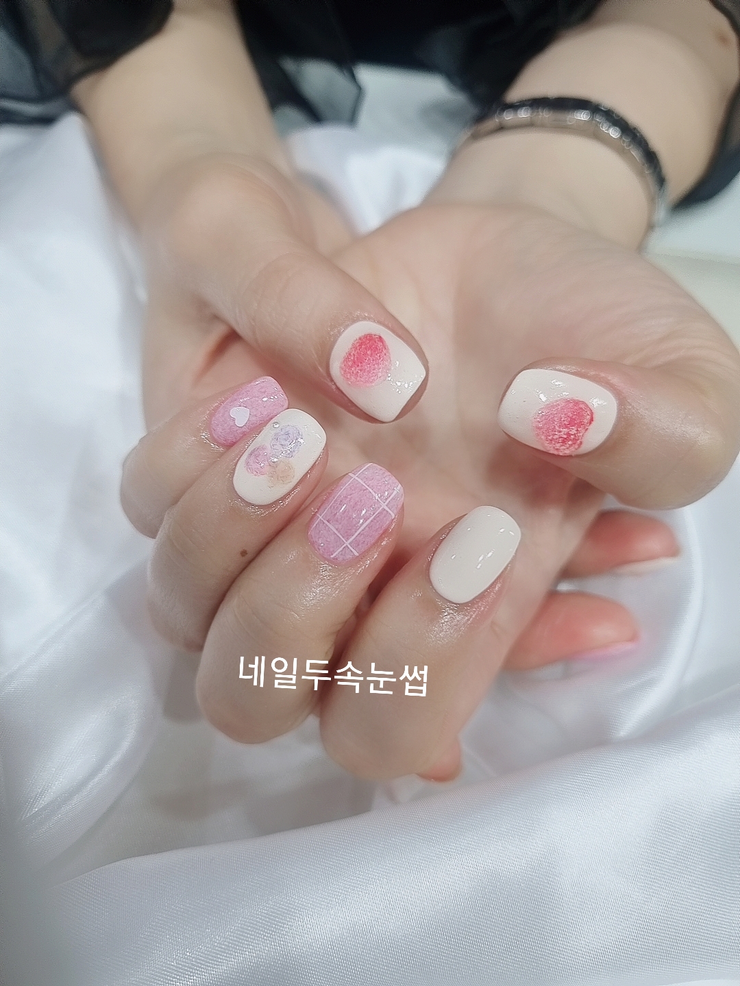 네일두속눈썹