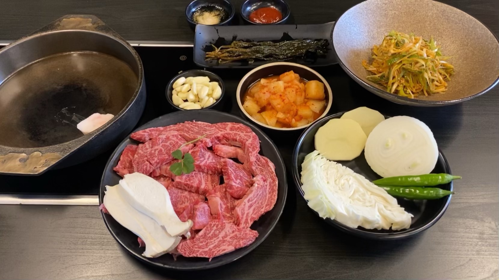골든벨 부대찌개 & 삼겹살 대표 이미지