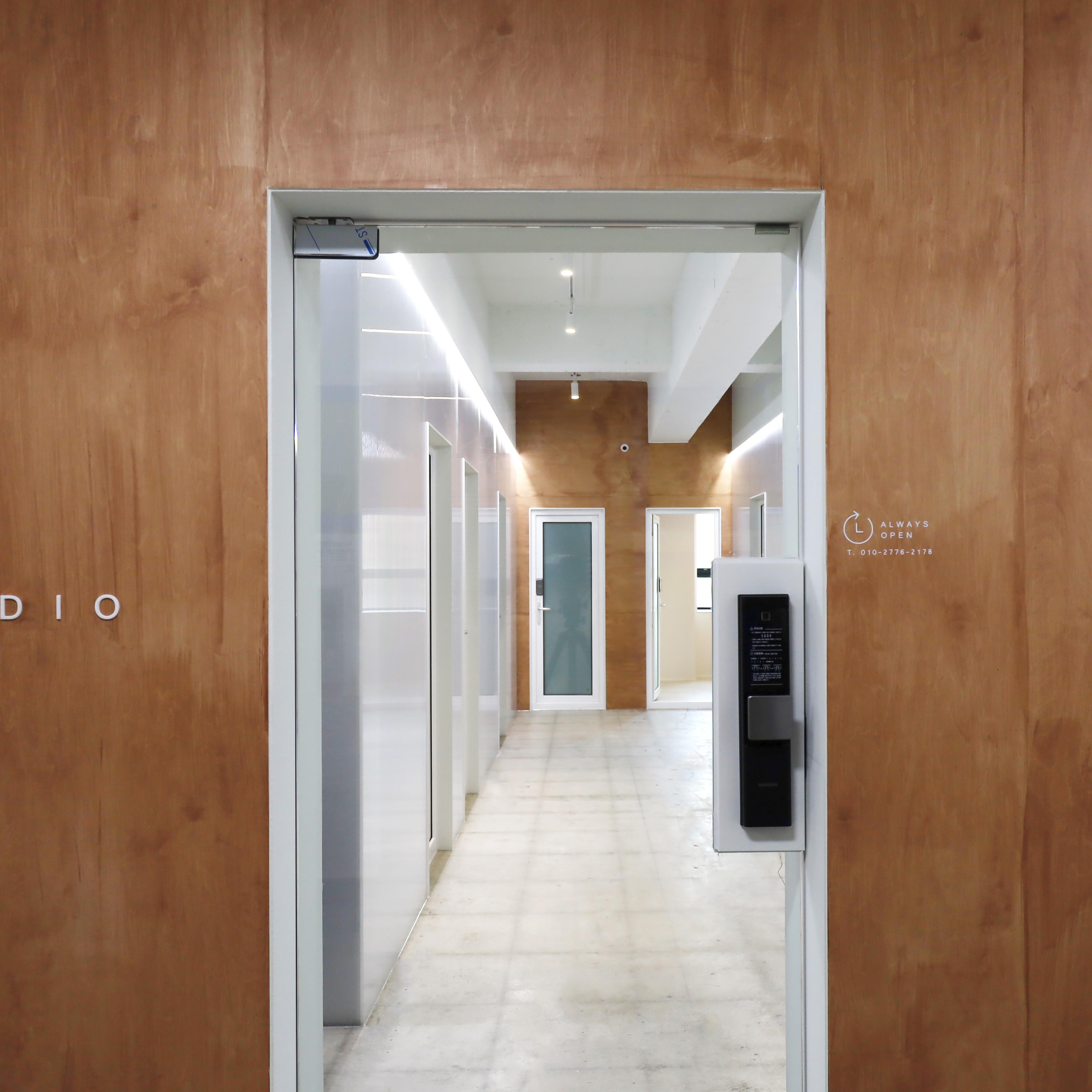 2번째 스튜디오 사진