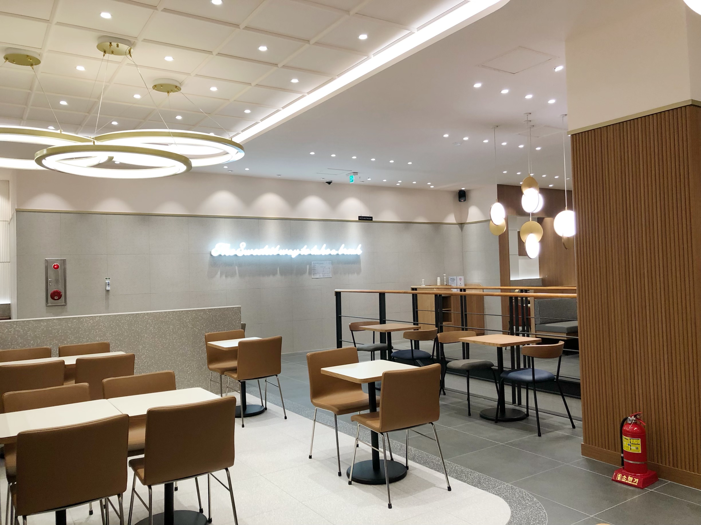 투썸플레이스 광명철산점 사진 2