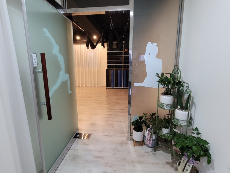 윙스요가&필라테스 대표 이미지