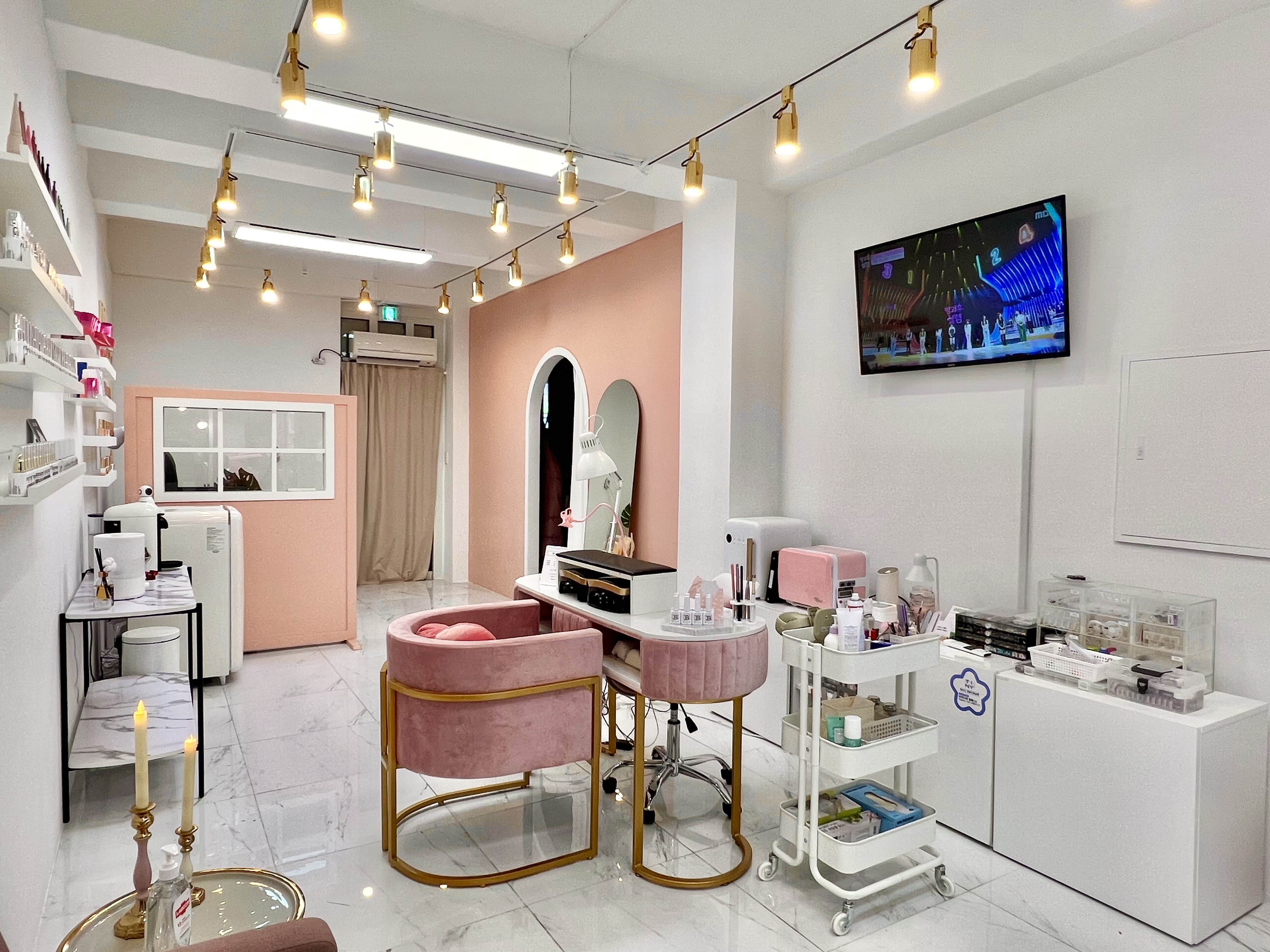 네일 일루아 대표 이미지