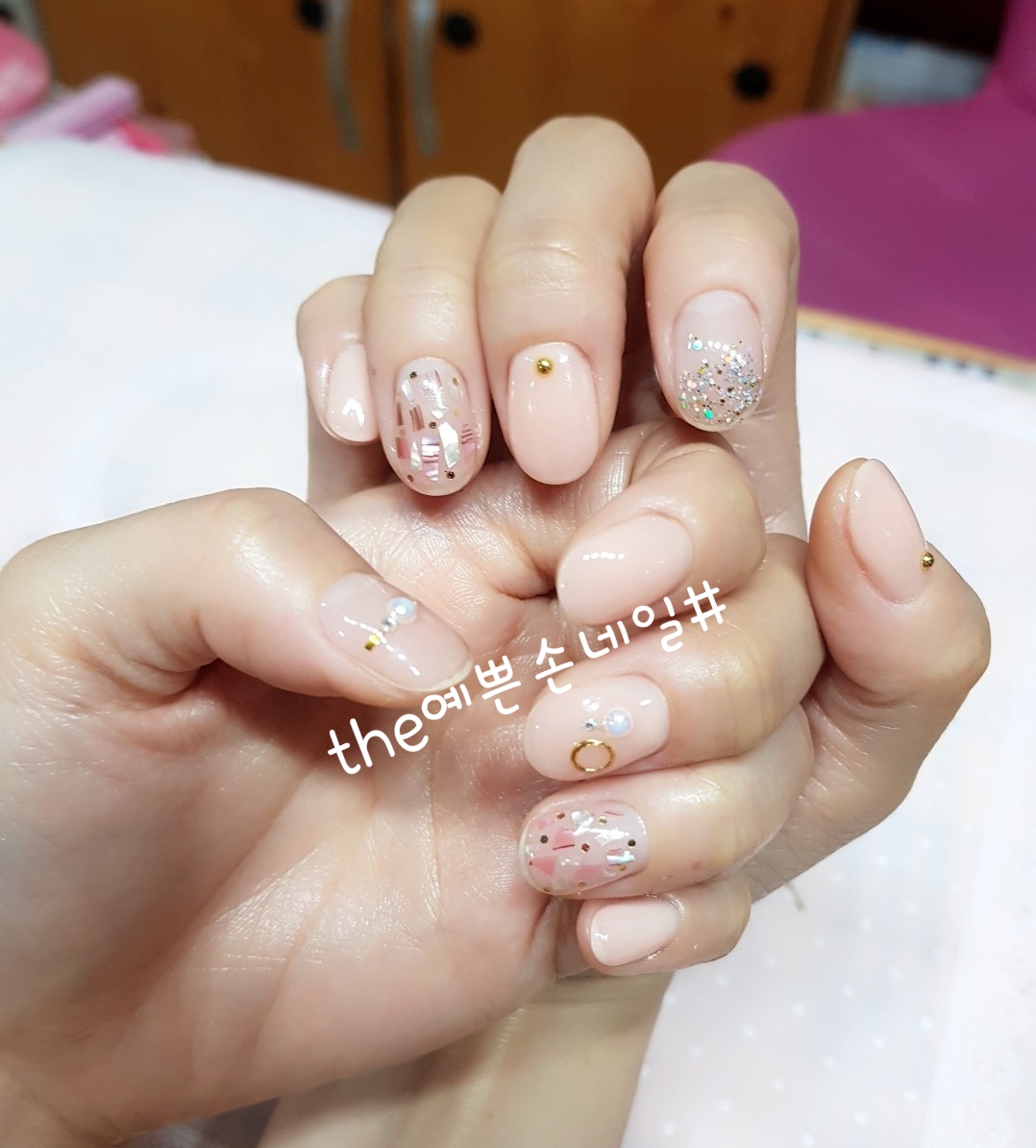 THE예쁜손네일
