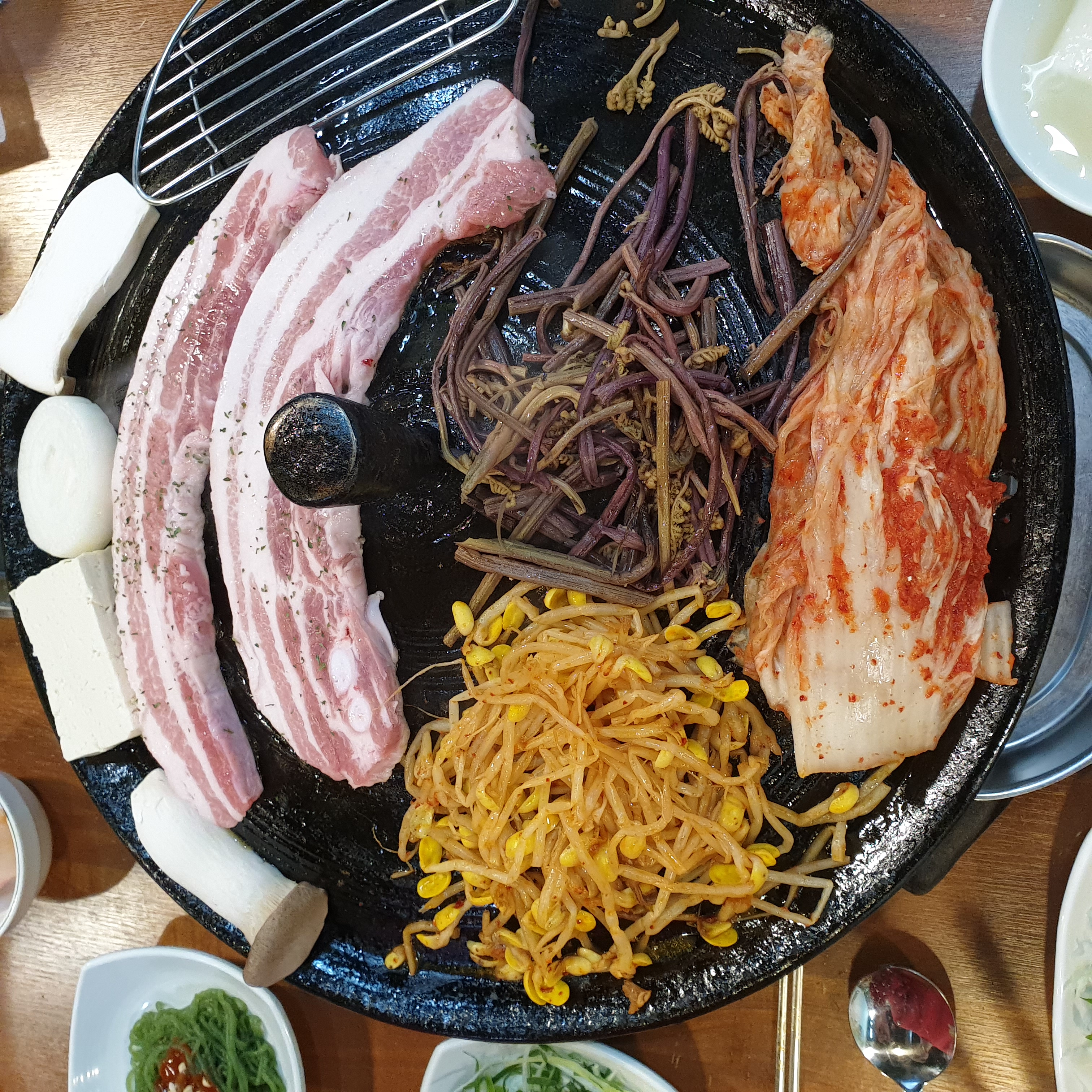 왕솥뚜껑그래고기야