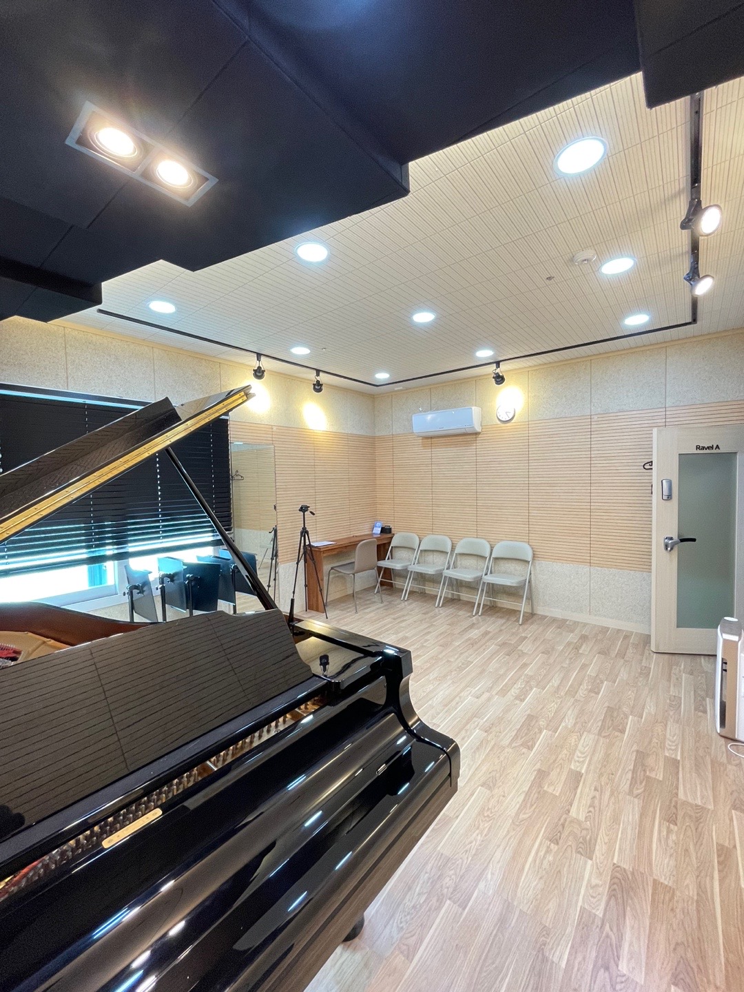 2번째 스튜디오 사진