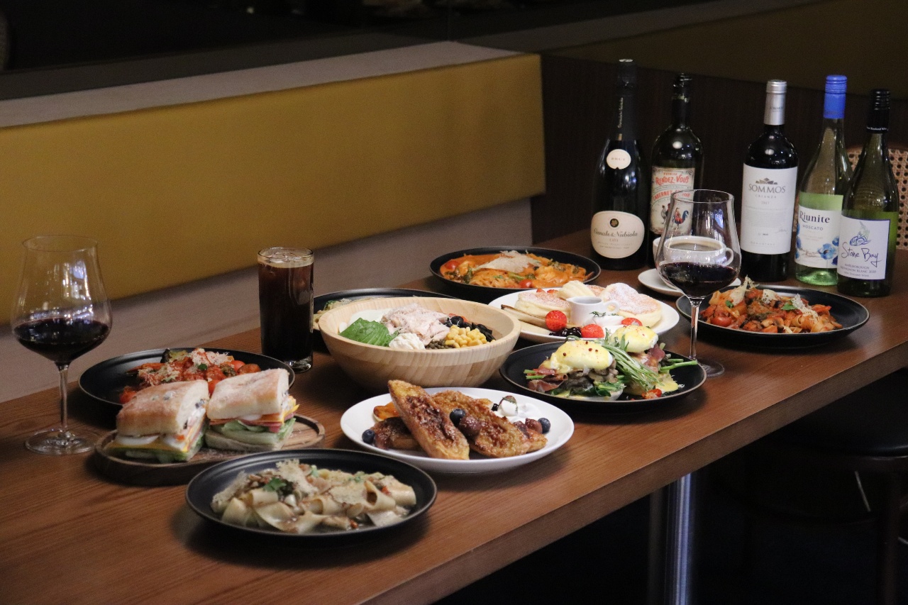 카페리버티 더 테이블