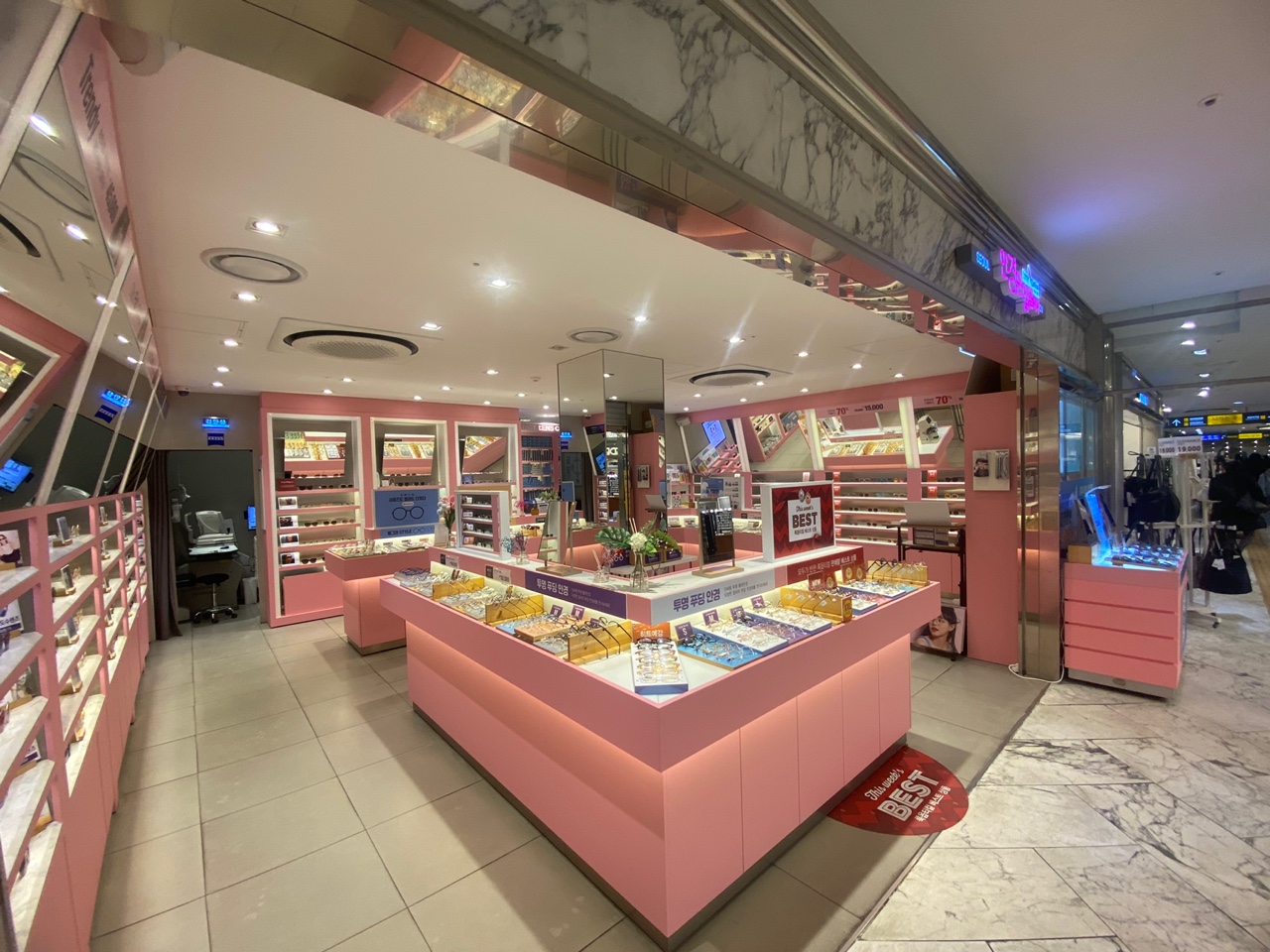 룩옵티컬 엔터식스 강남점 대표 이미지