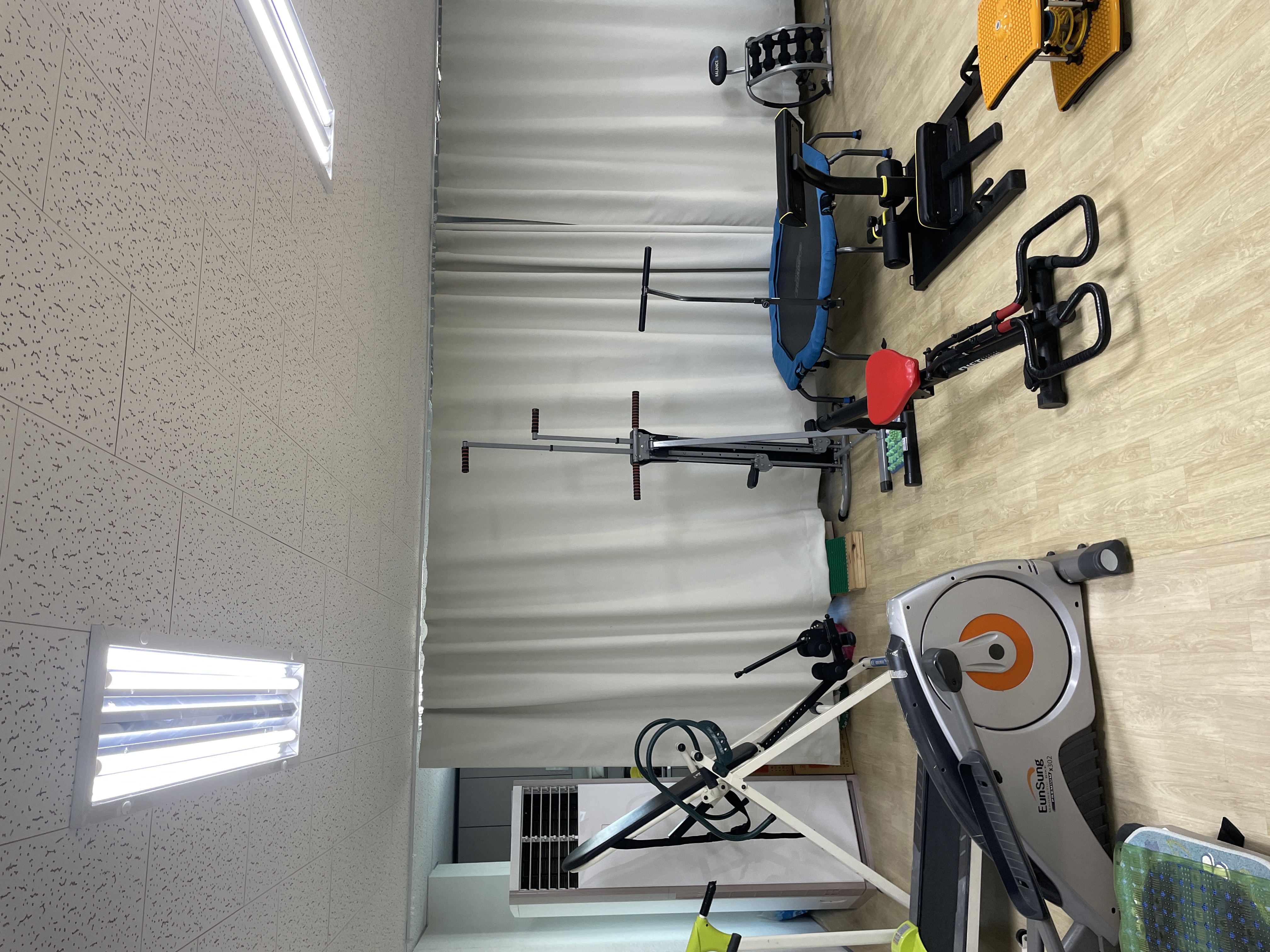 족심도 척추 교정원 photo 4