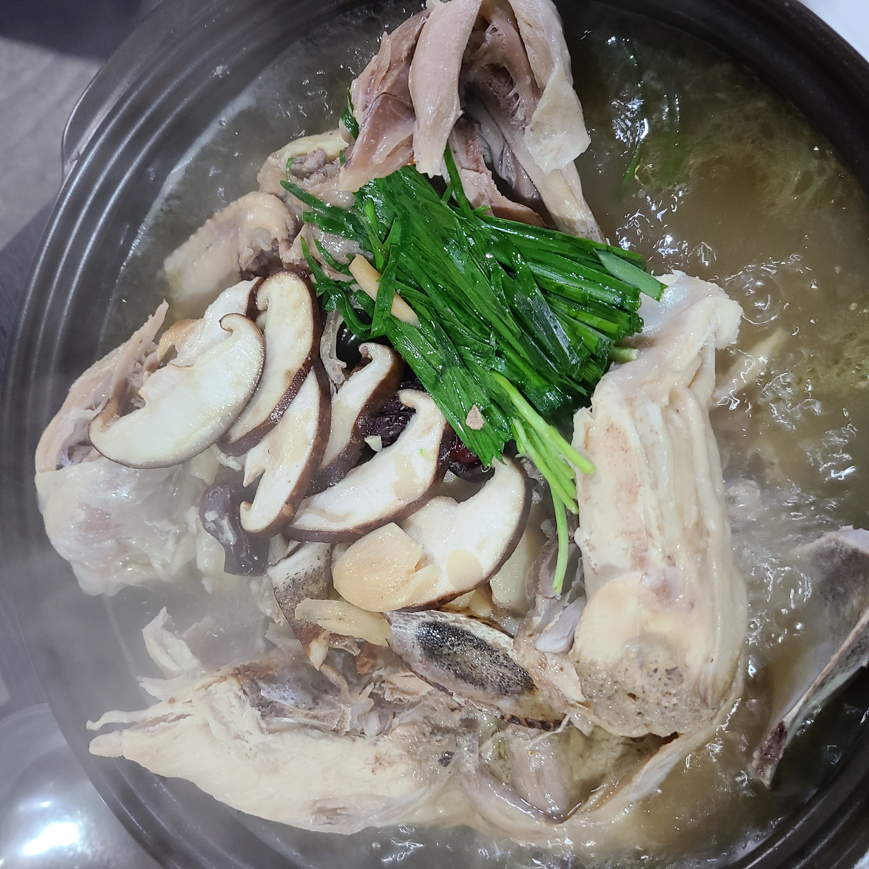 청송약수 삼계탕