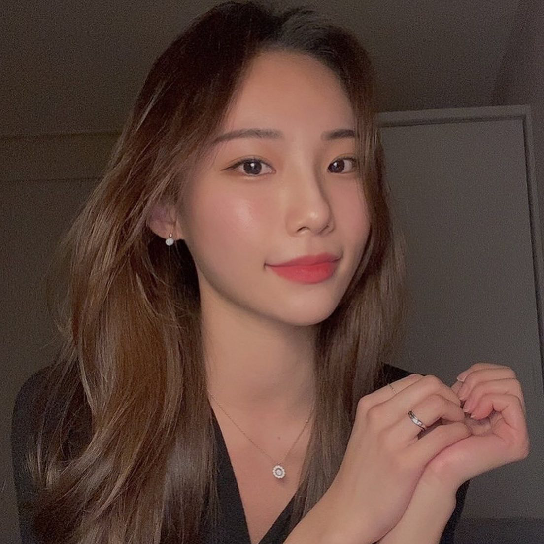 번트시에나 헤어 내부 또는 관련 모습