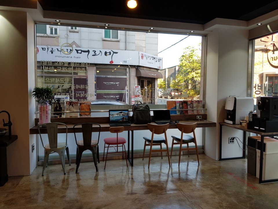 런드리존 천안두정점 내부 또는 관련 모습