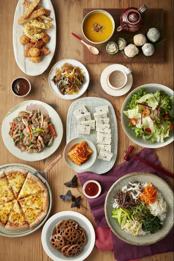 월화수목금토일 내부 또는 관련 모습