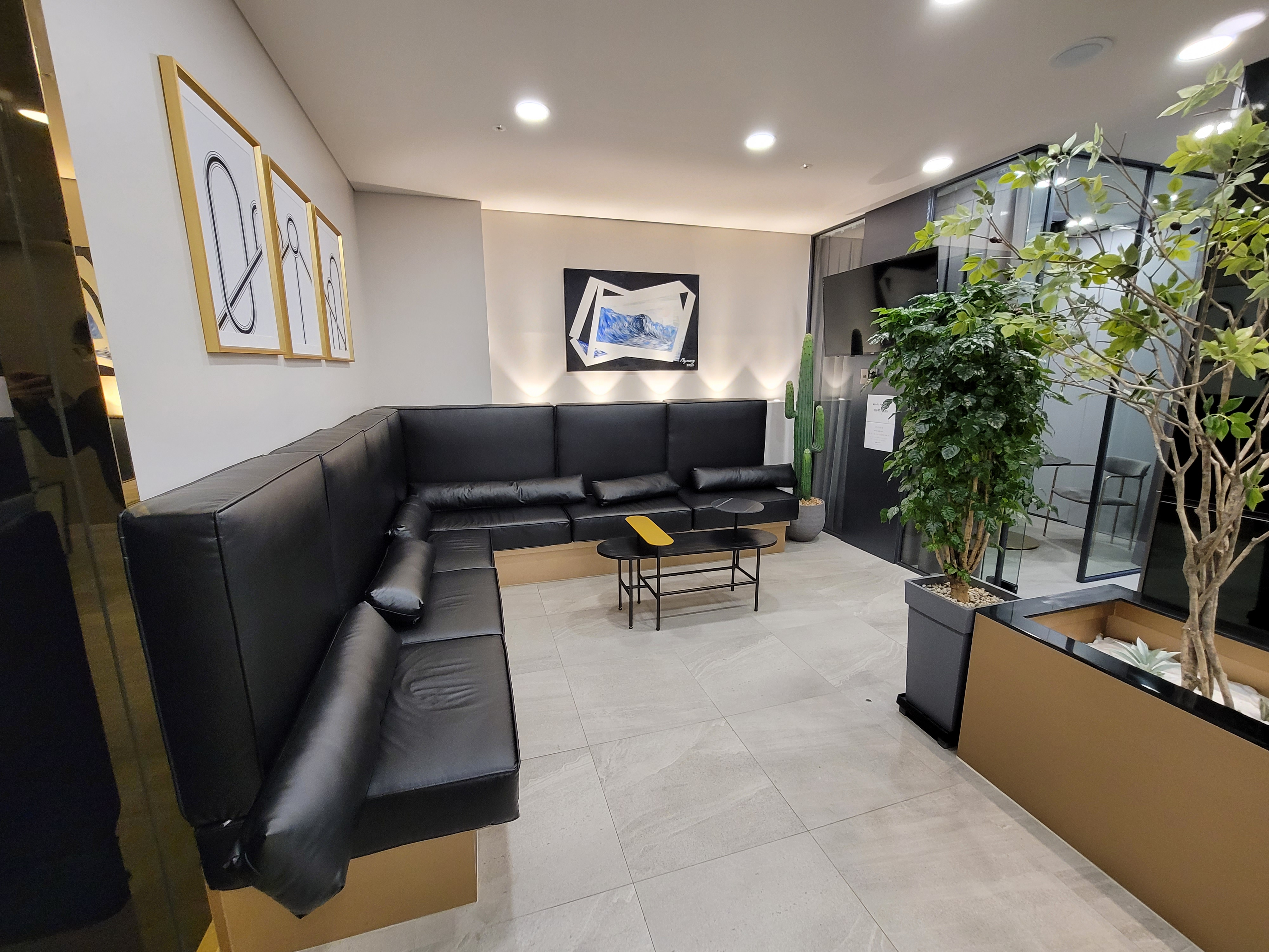 뉴맨남성의원 대표 이미지