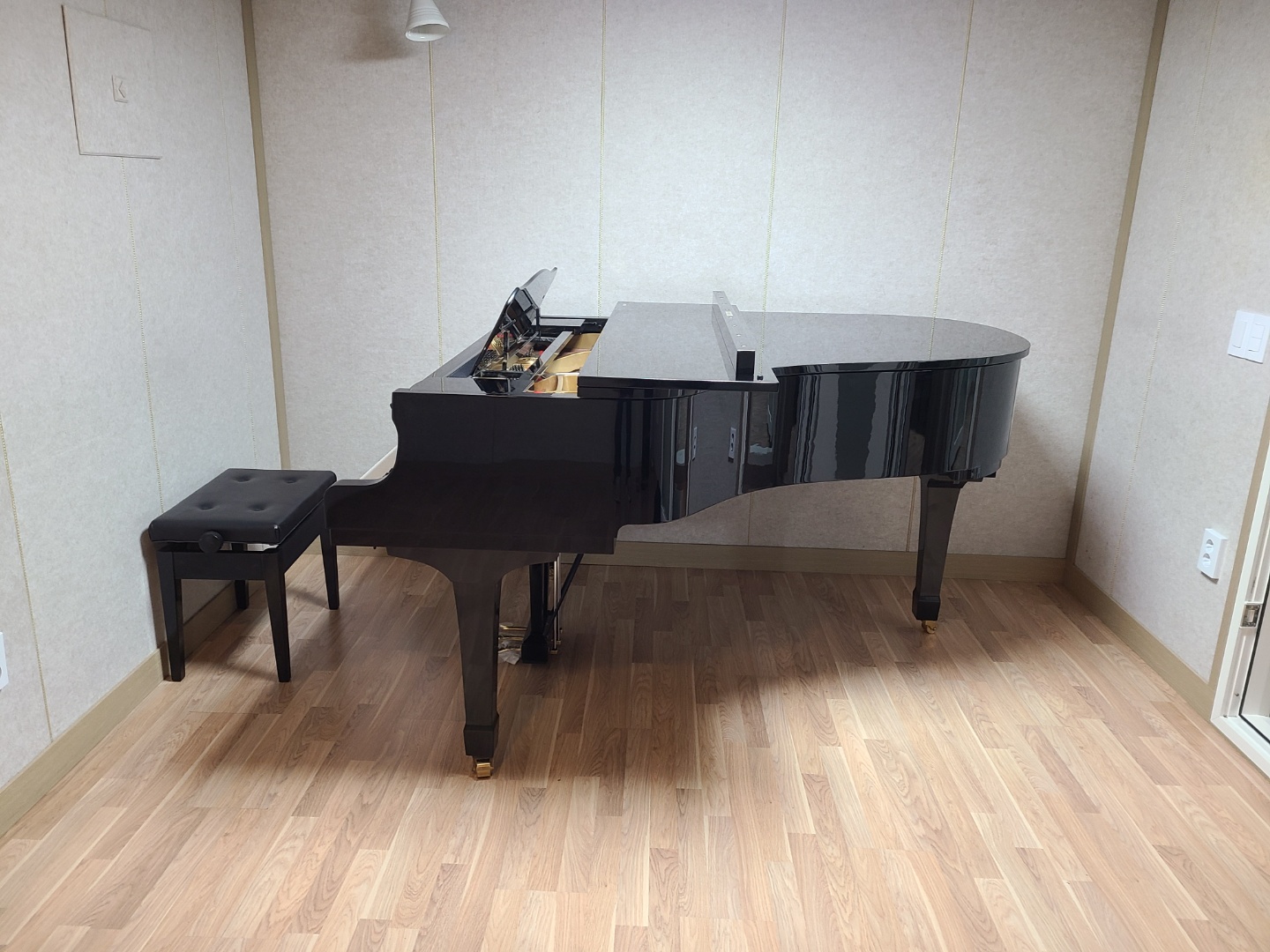 1번째 스튜디오 사진