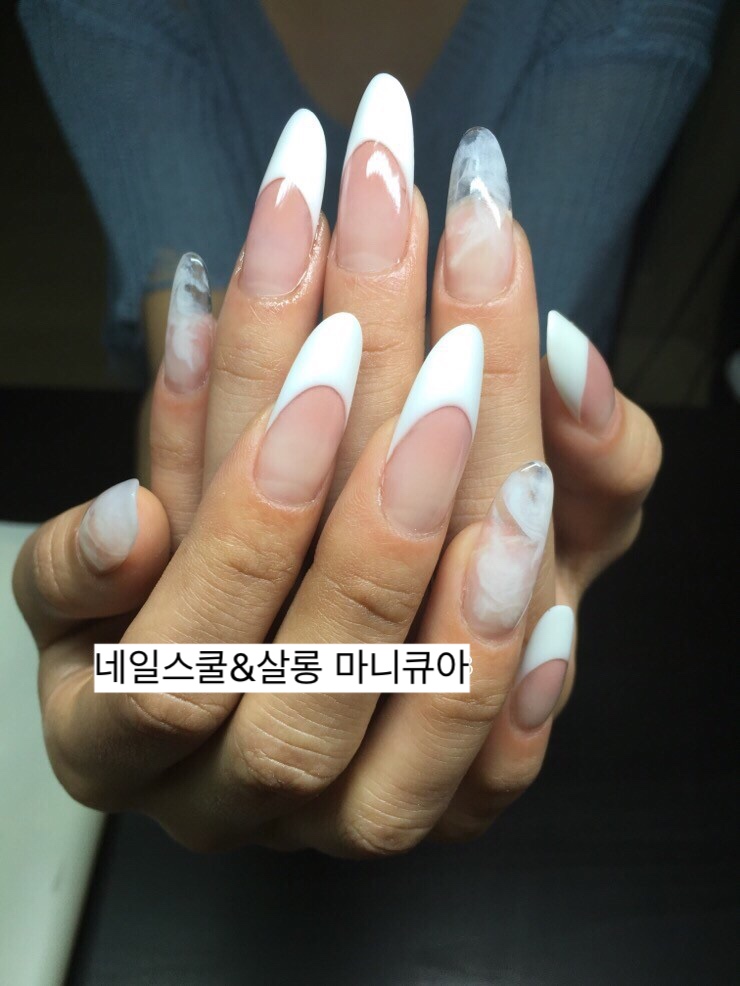 마니큐아 물어뜯는 손톱연장 노가시스템