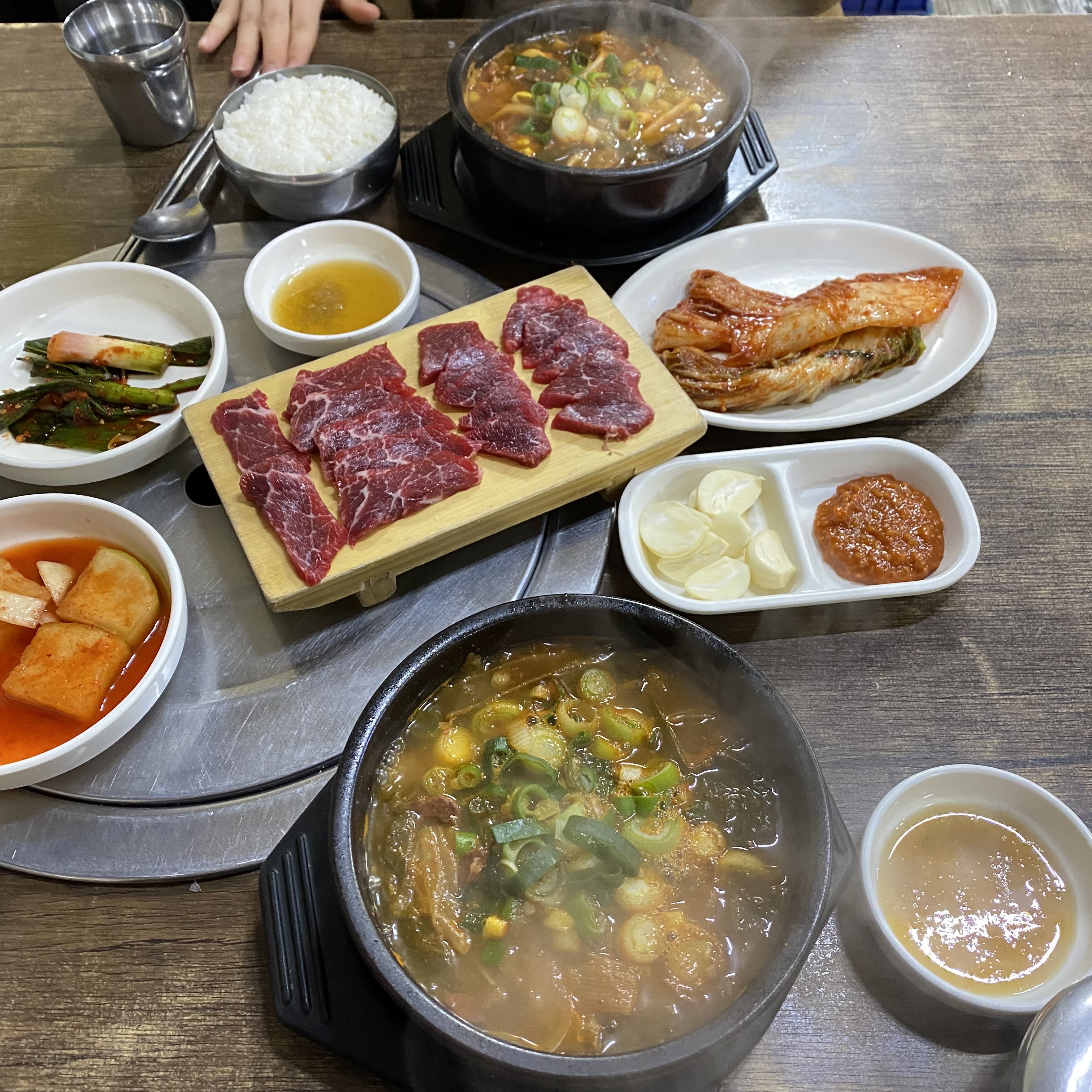 복수한우날고기