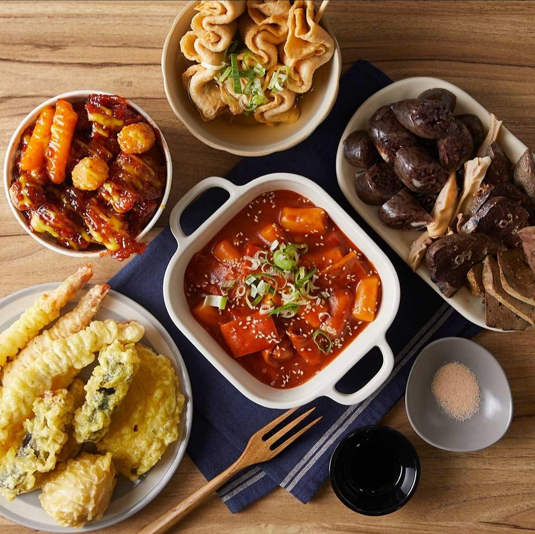 레드컵스떡볶이&컵닭