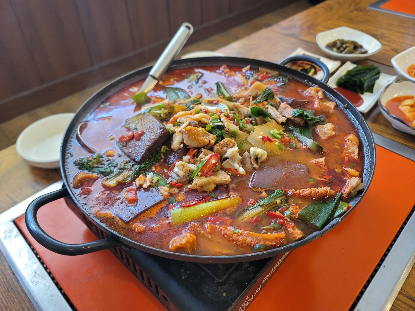 백두산생고기전문점